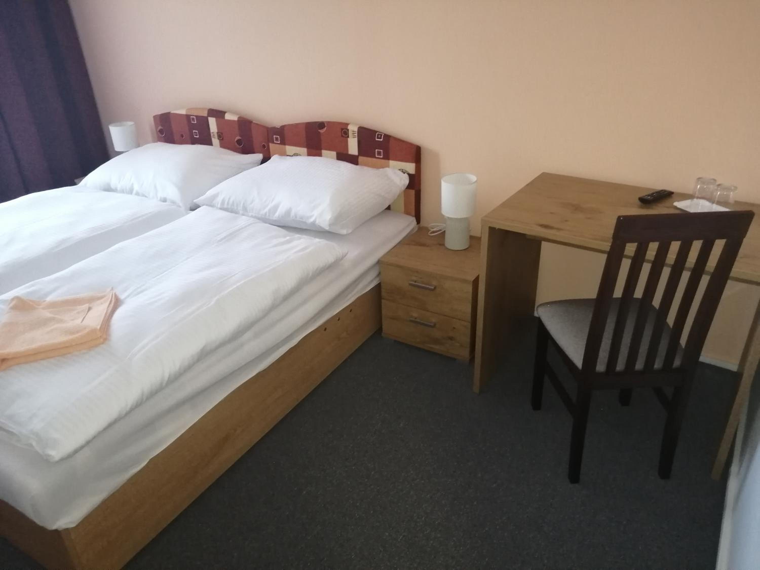 Double or Twin Room - Photo 6
