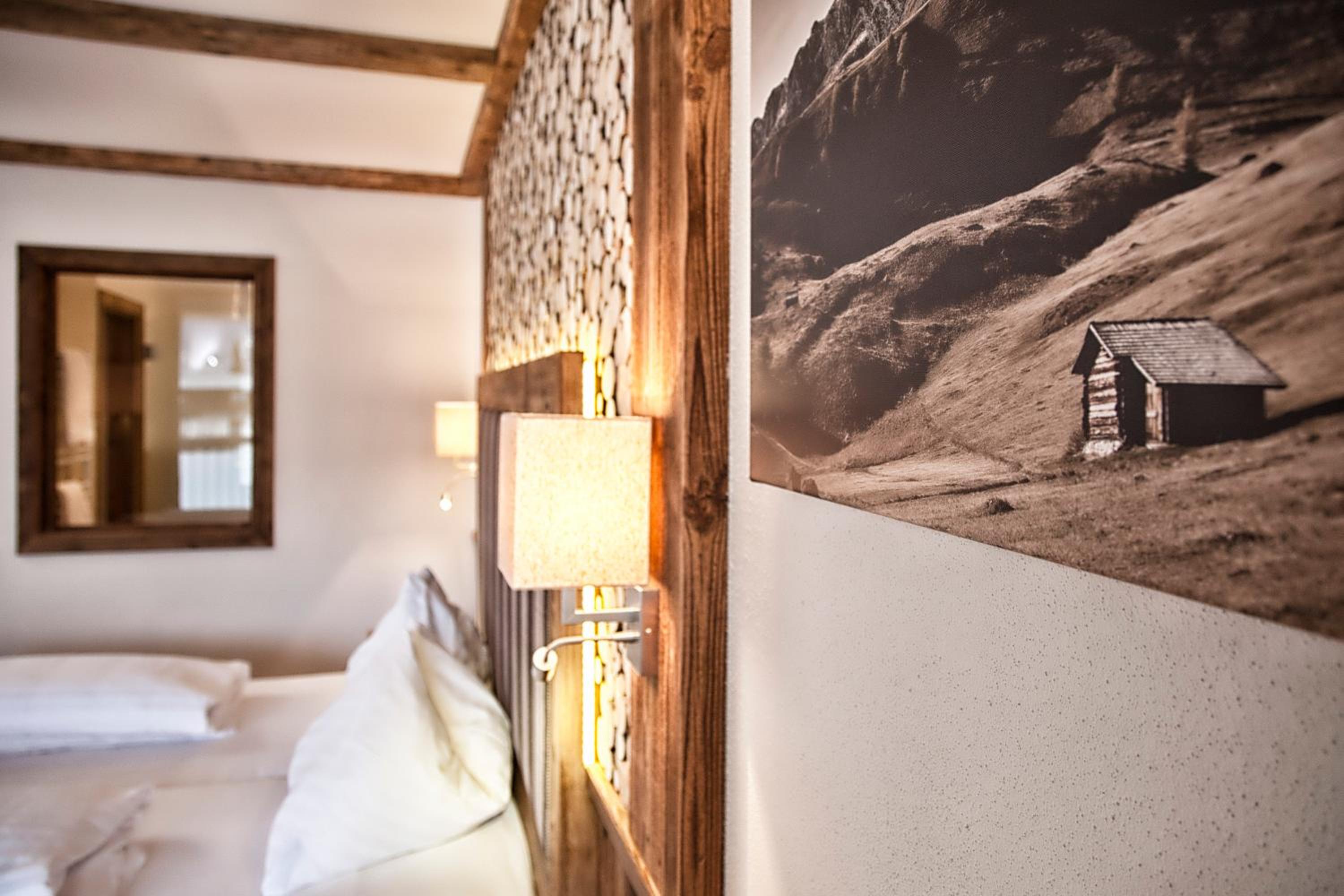 Deluxe Double Room with Balcony photo 3