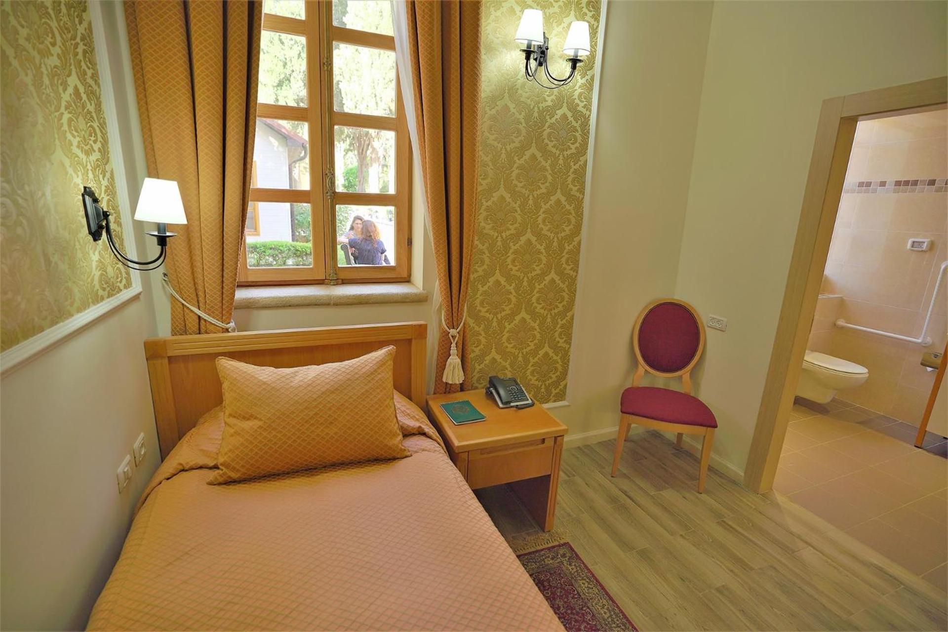 Single Room - Disability Access