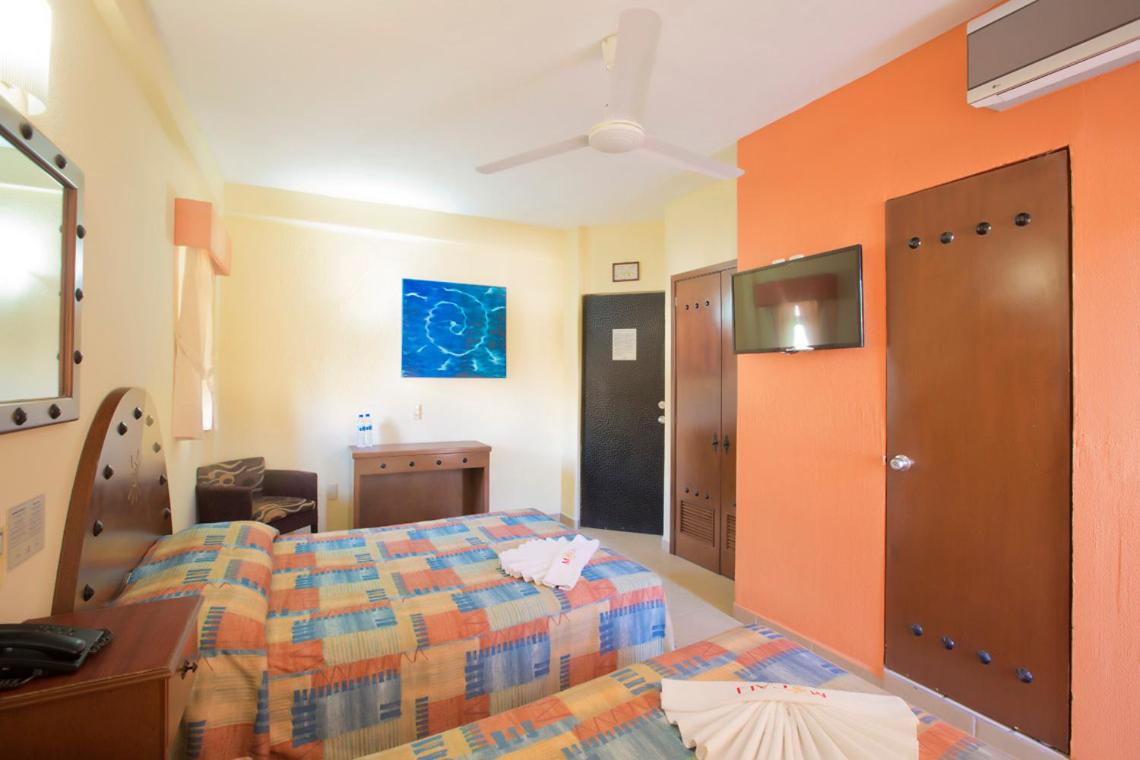 Double Room with Balcony - Photo 2