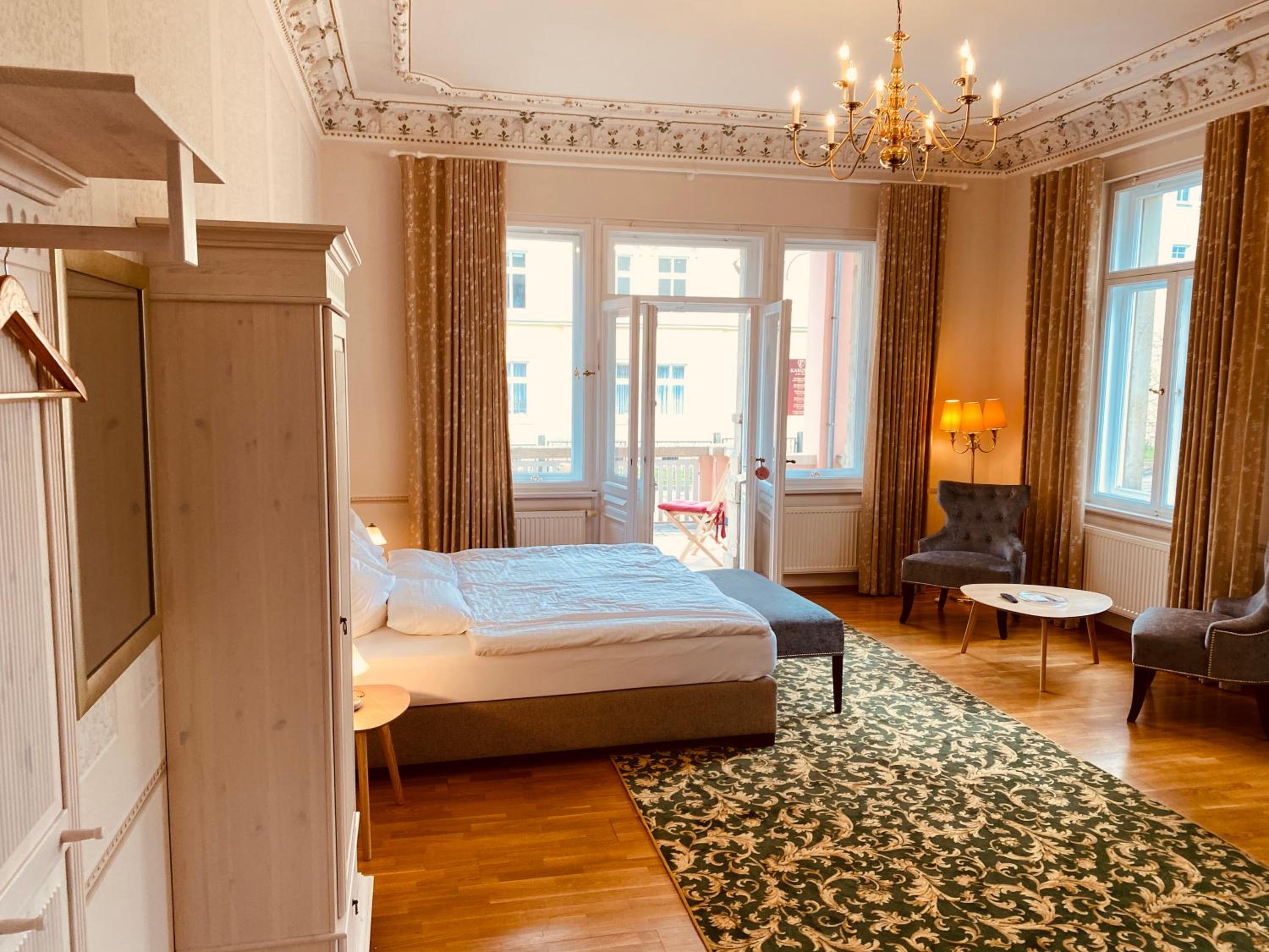 Deluxe Room - Photo 8