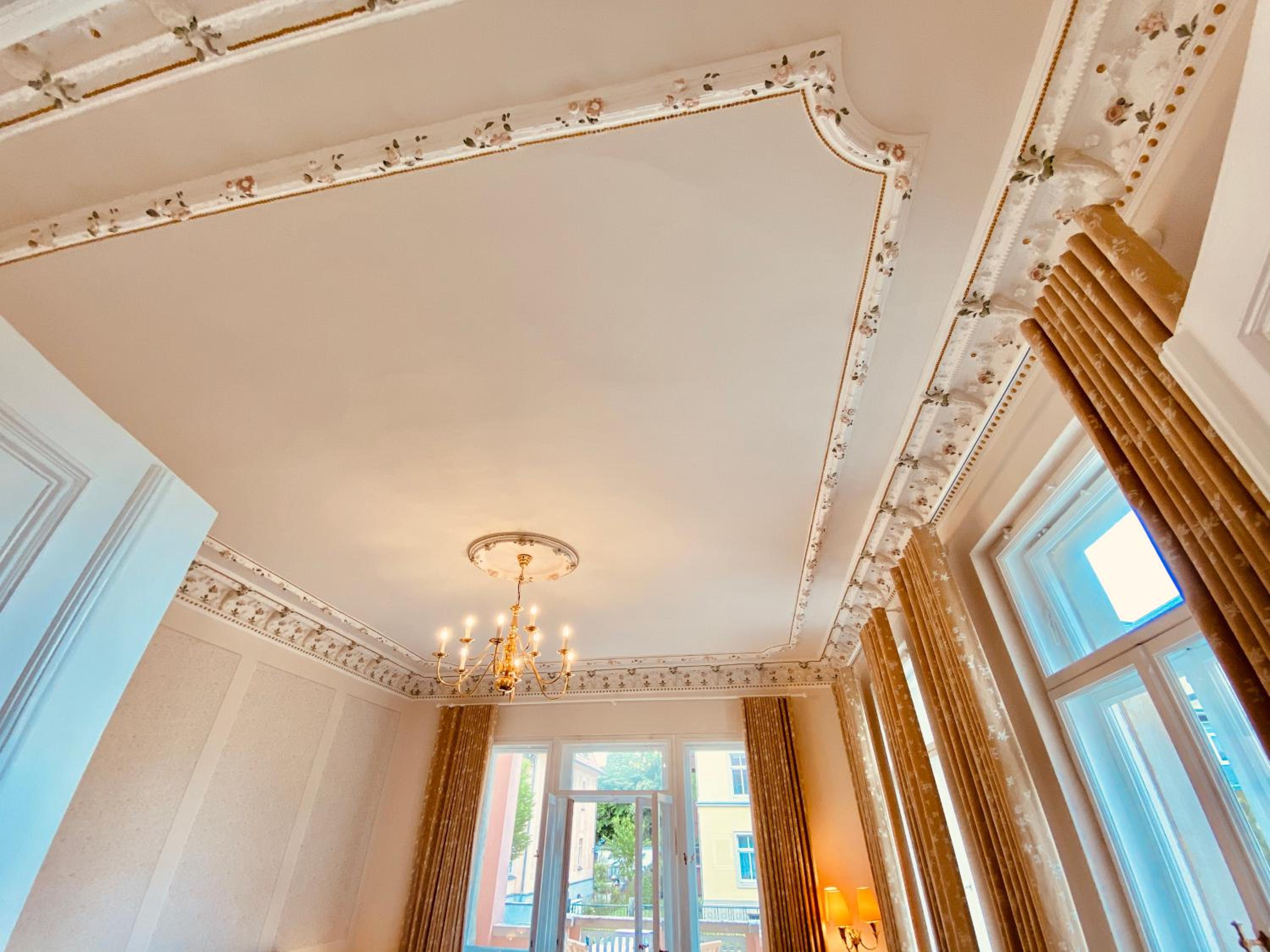 Deluxe Room - Photo 3