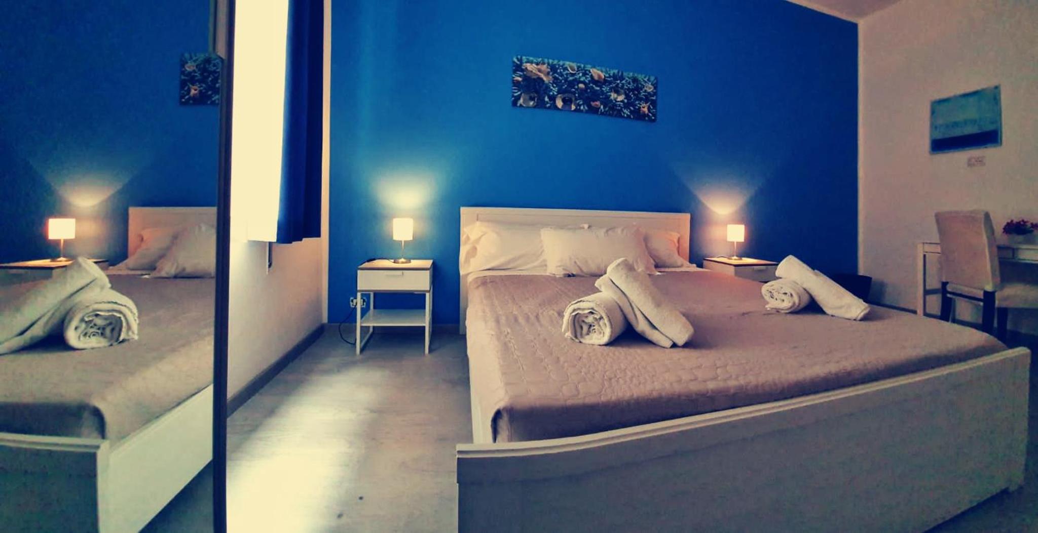 Double Room with Private External Bathroom - Photo 3