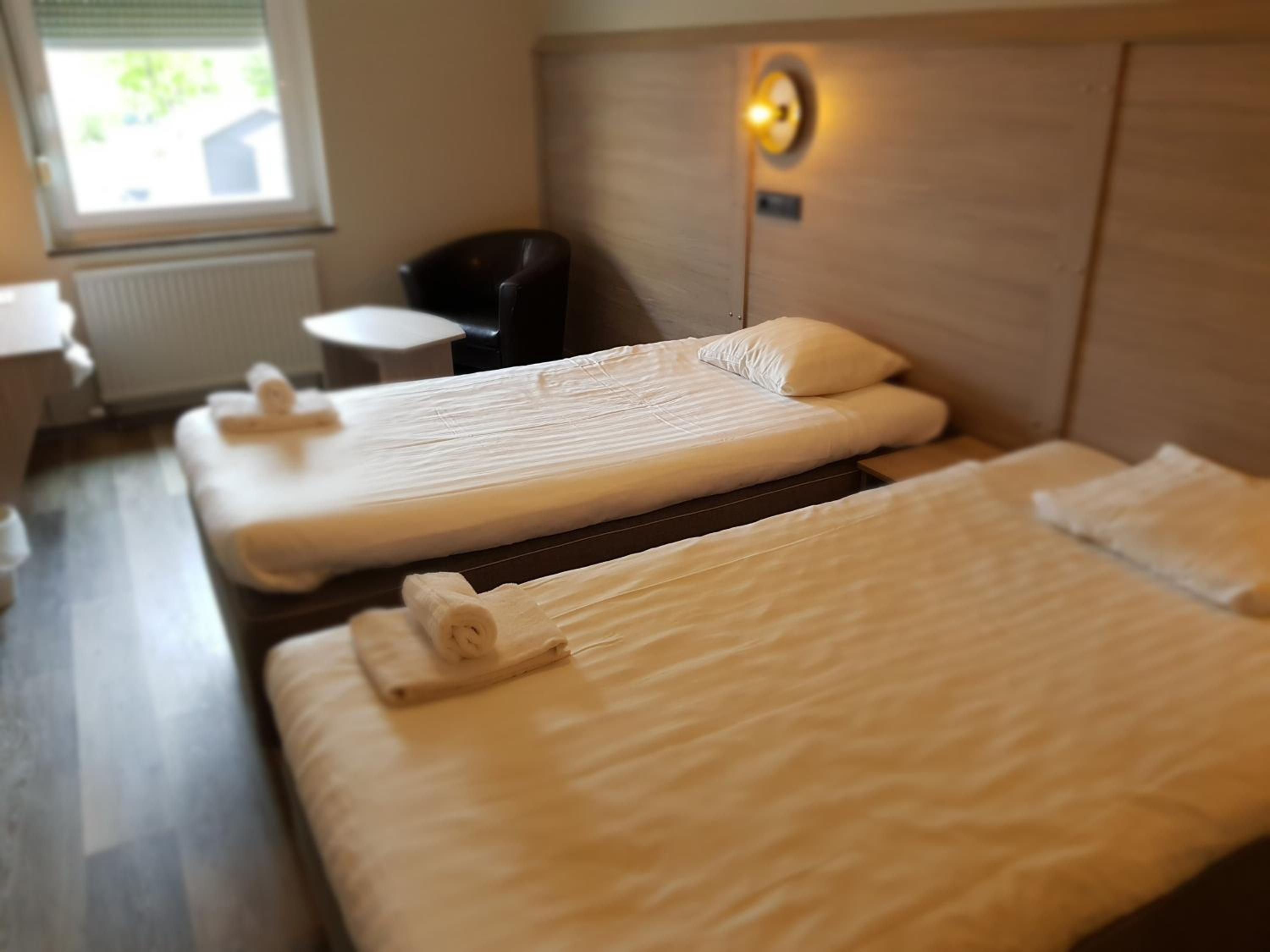 Twin Room - Photo 1