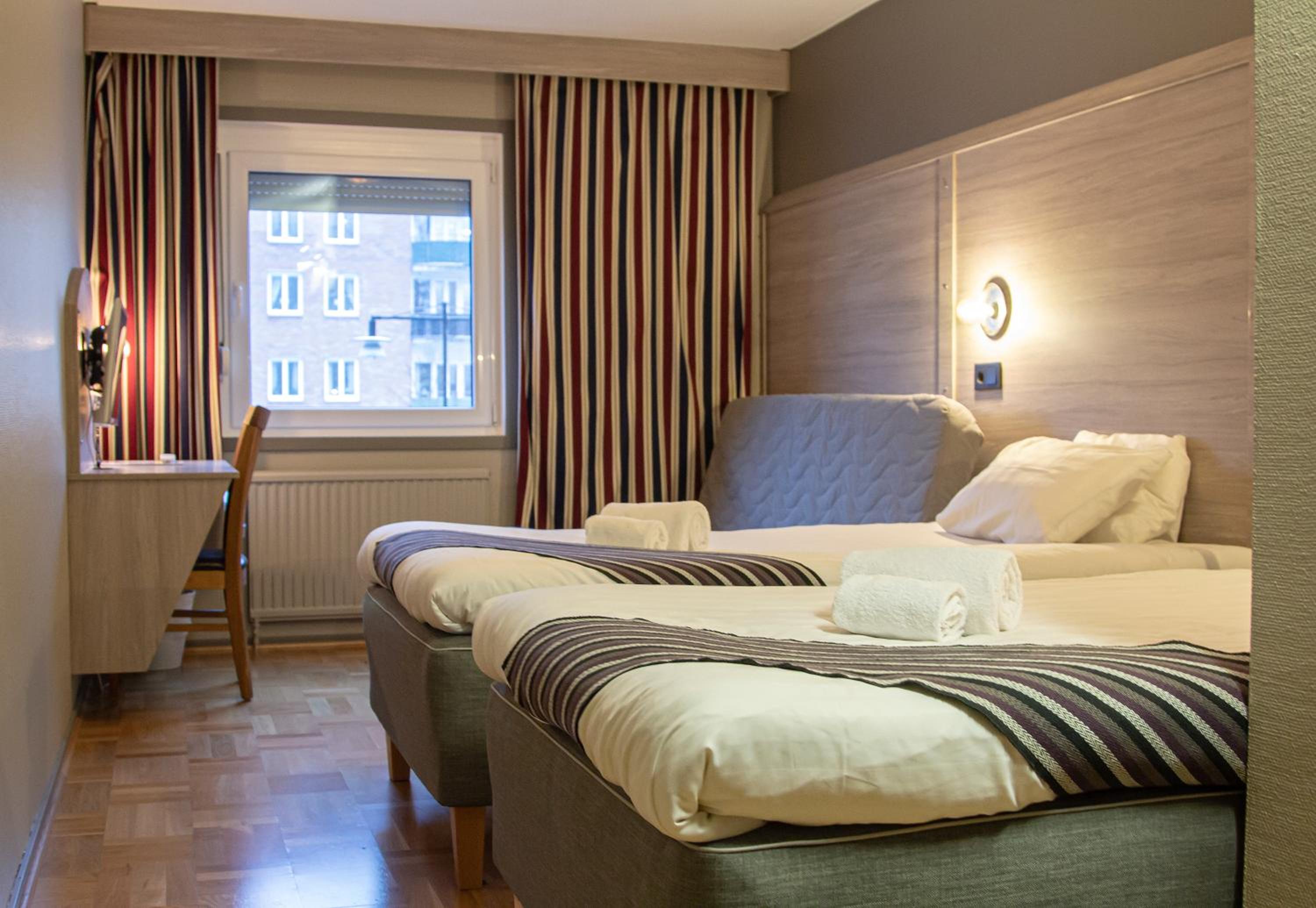 Twin Room - Photo 4