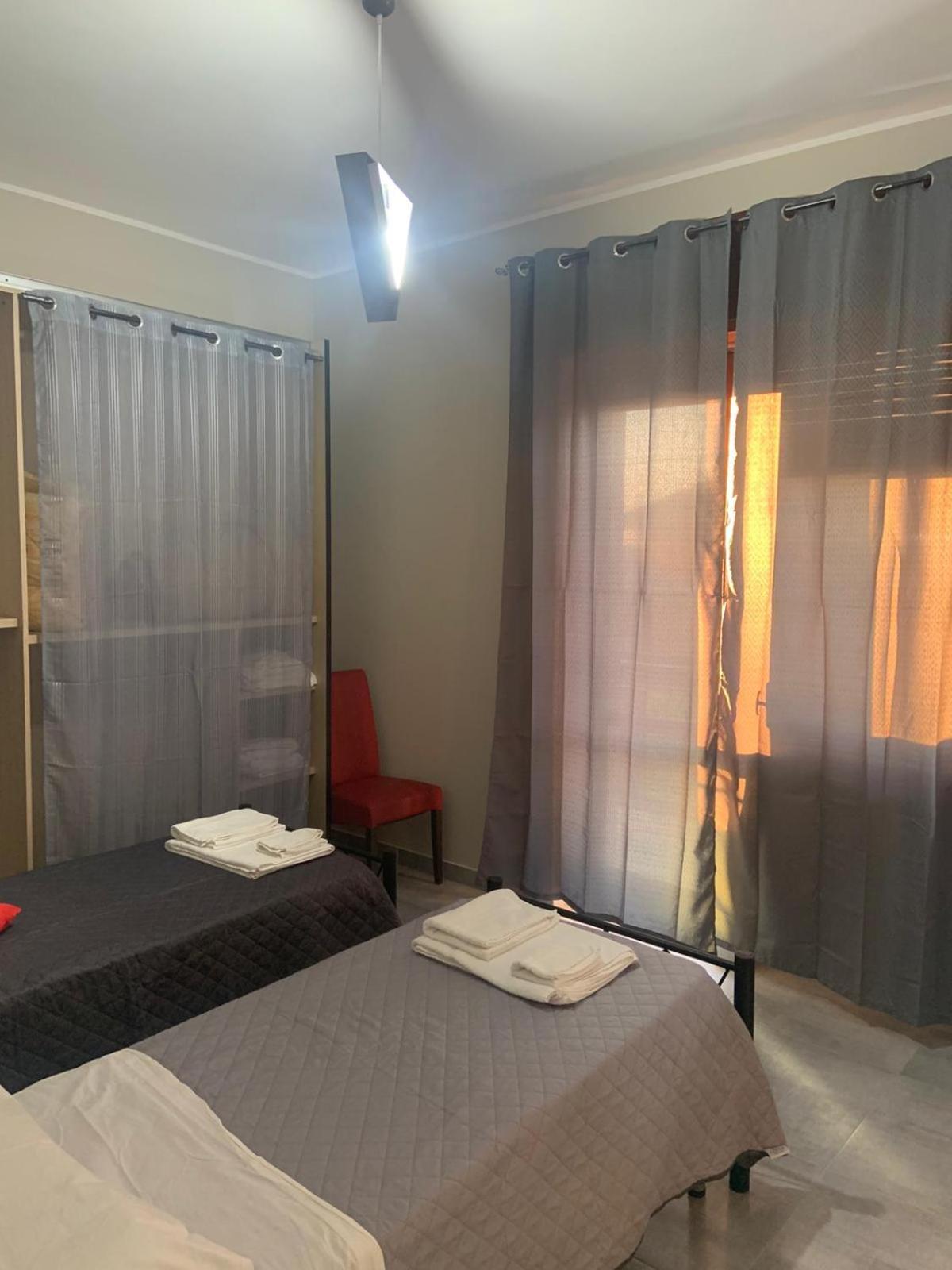 Double or Twin Room with Private External Bathroom - Photo 7