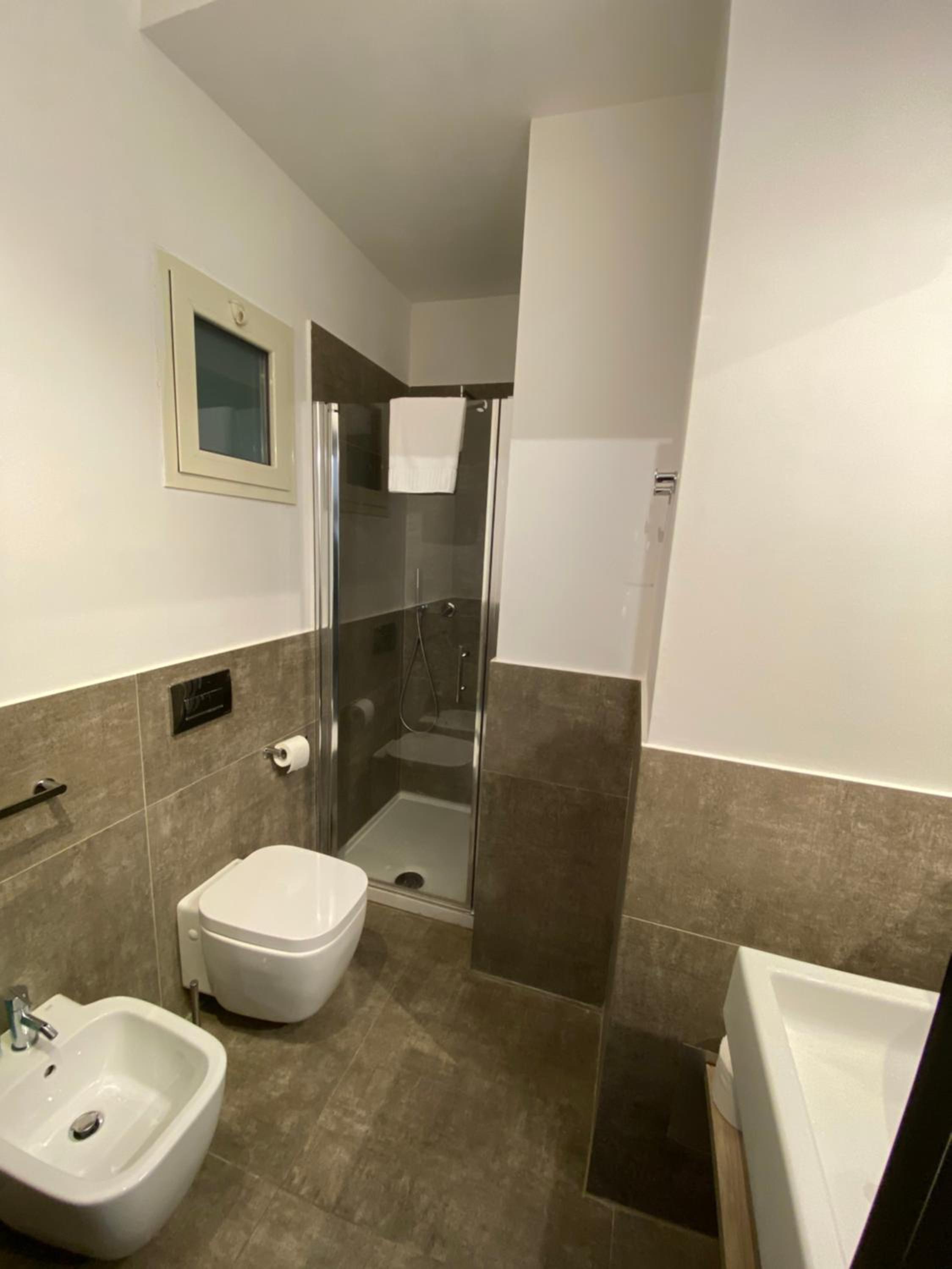 Double Room with Extra Bed - Photo 8