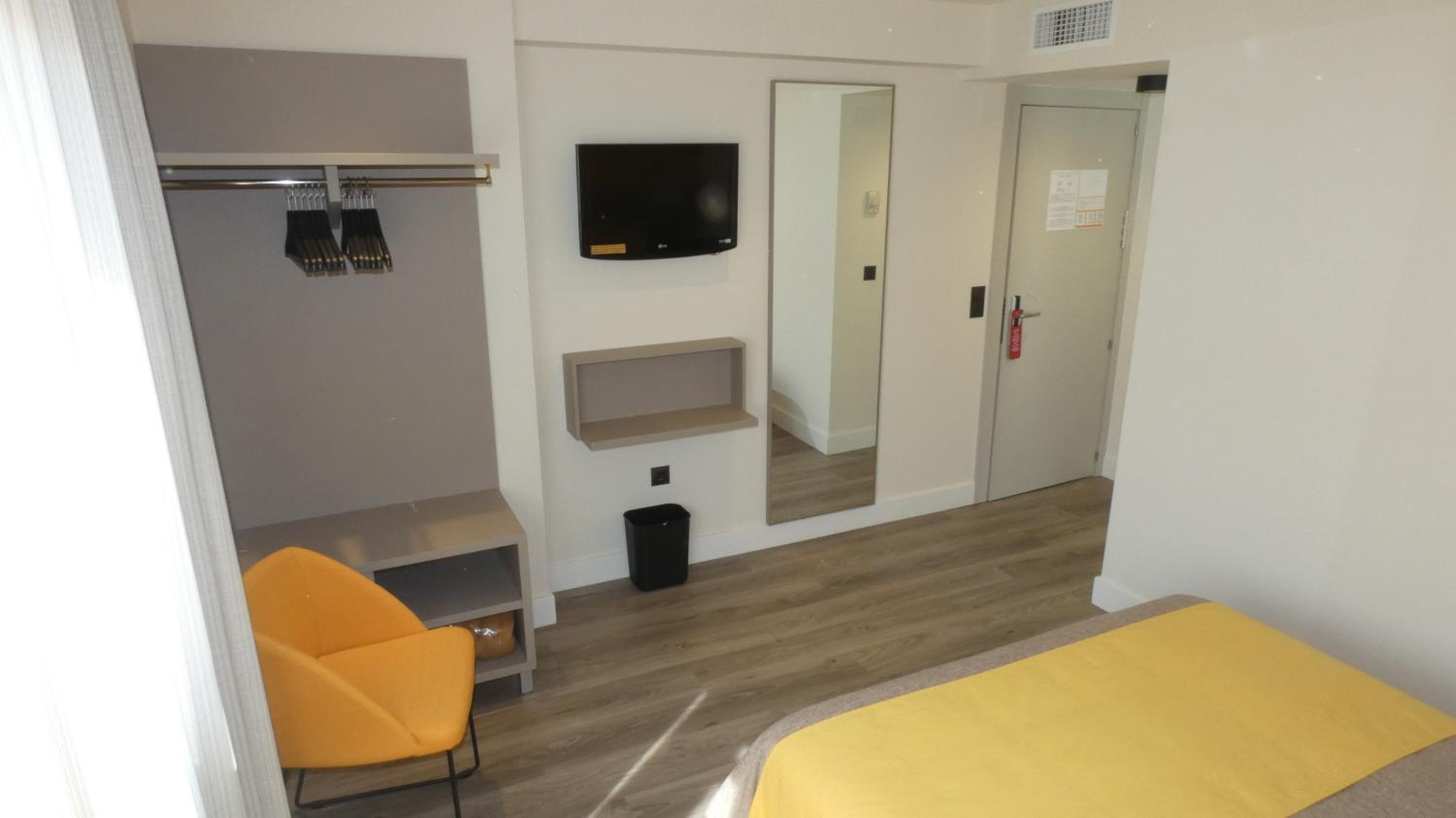 Double or Twin Room photo 2