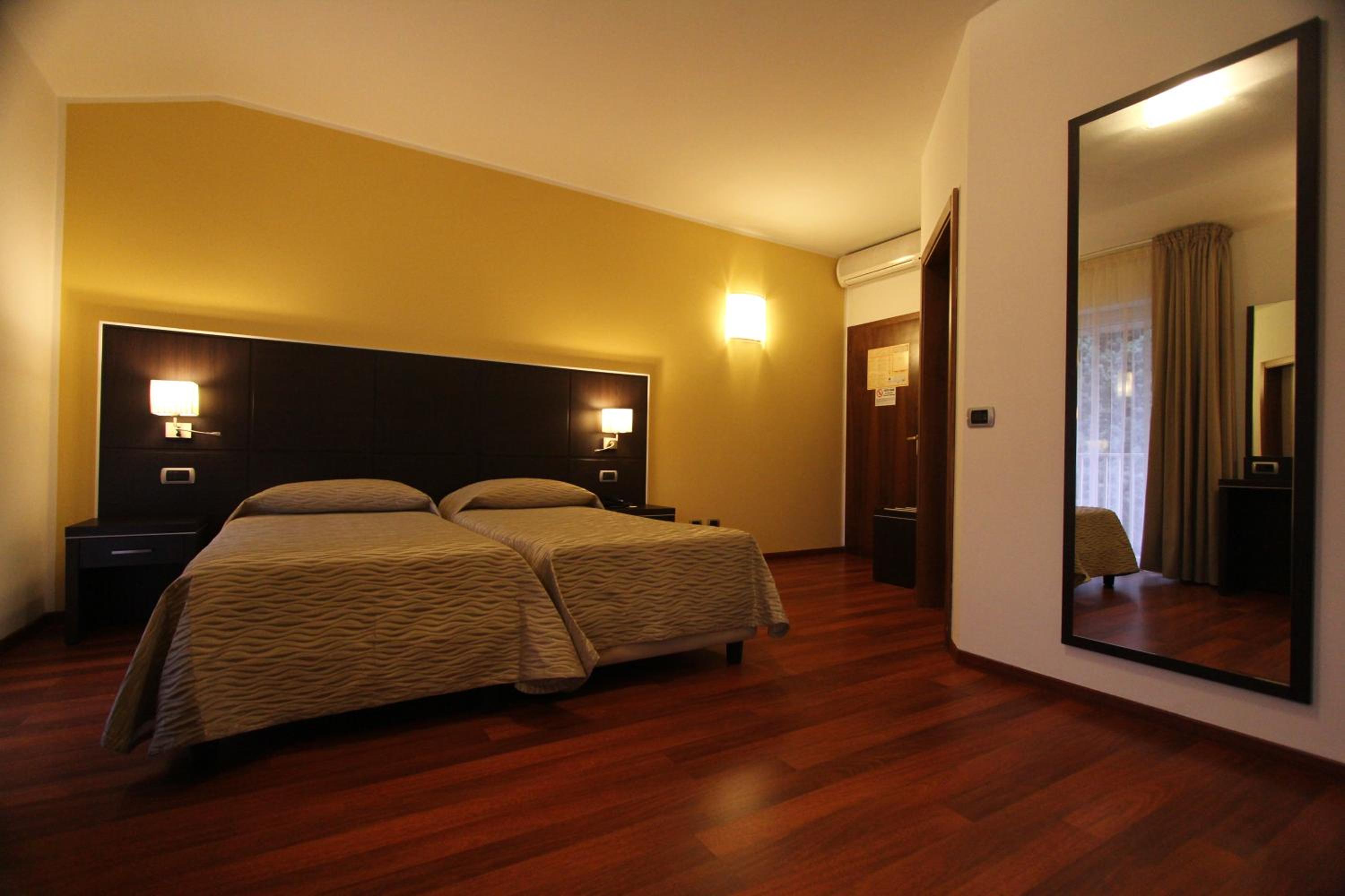 Superior Double Room with Balcony photo 2