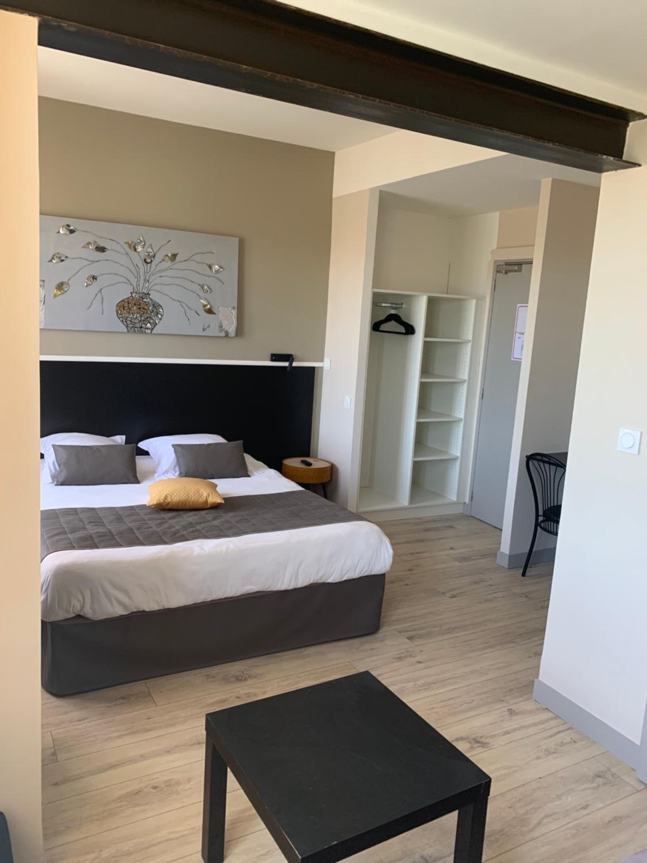 Large Double Room photo 1