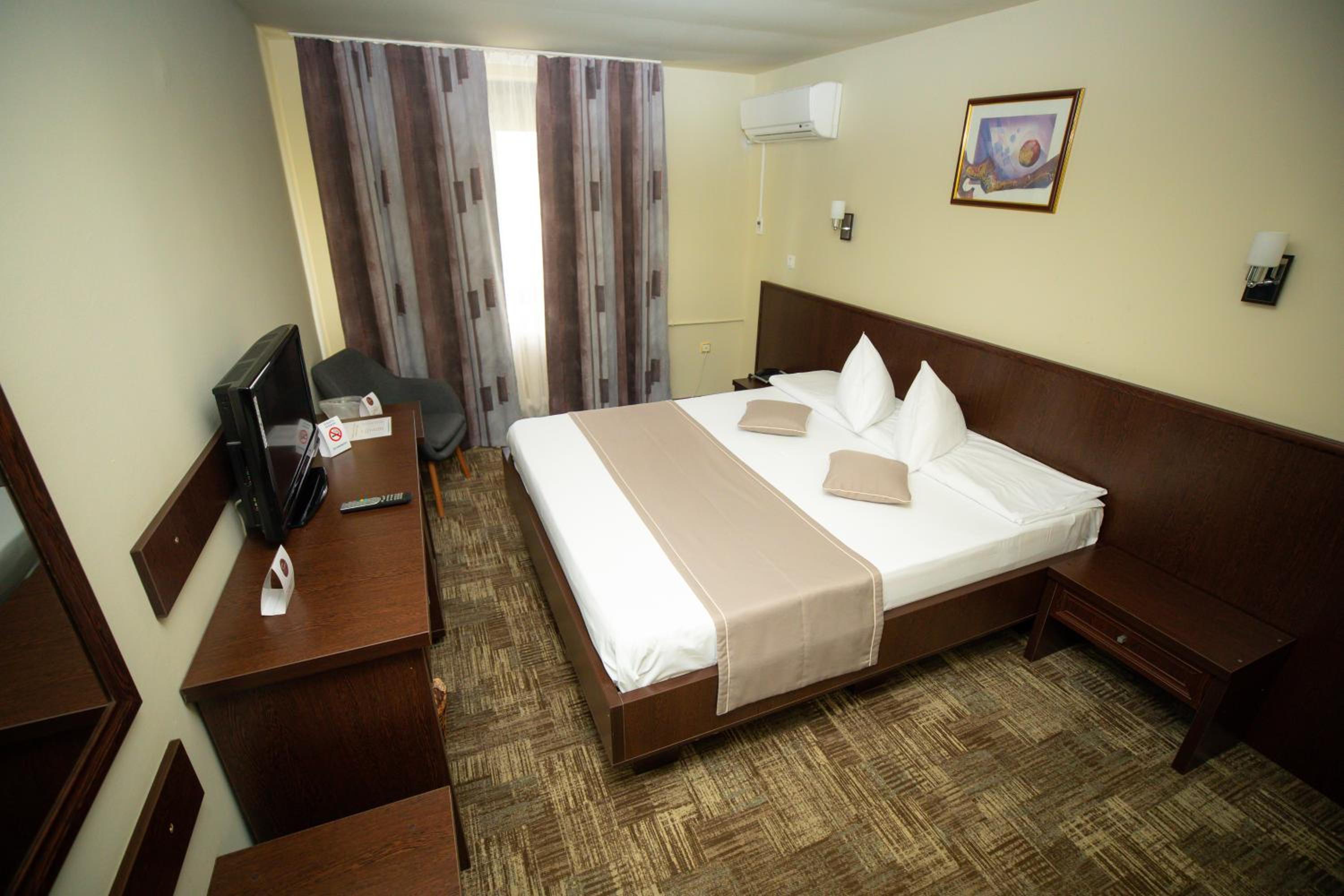 Standard Double Room photo 3