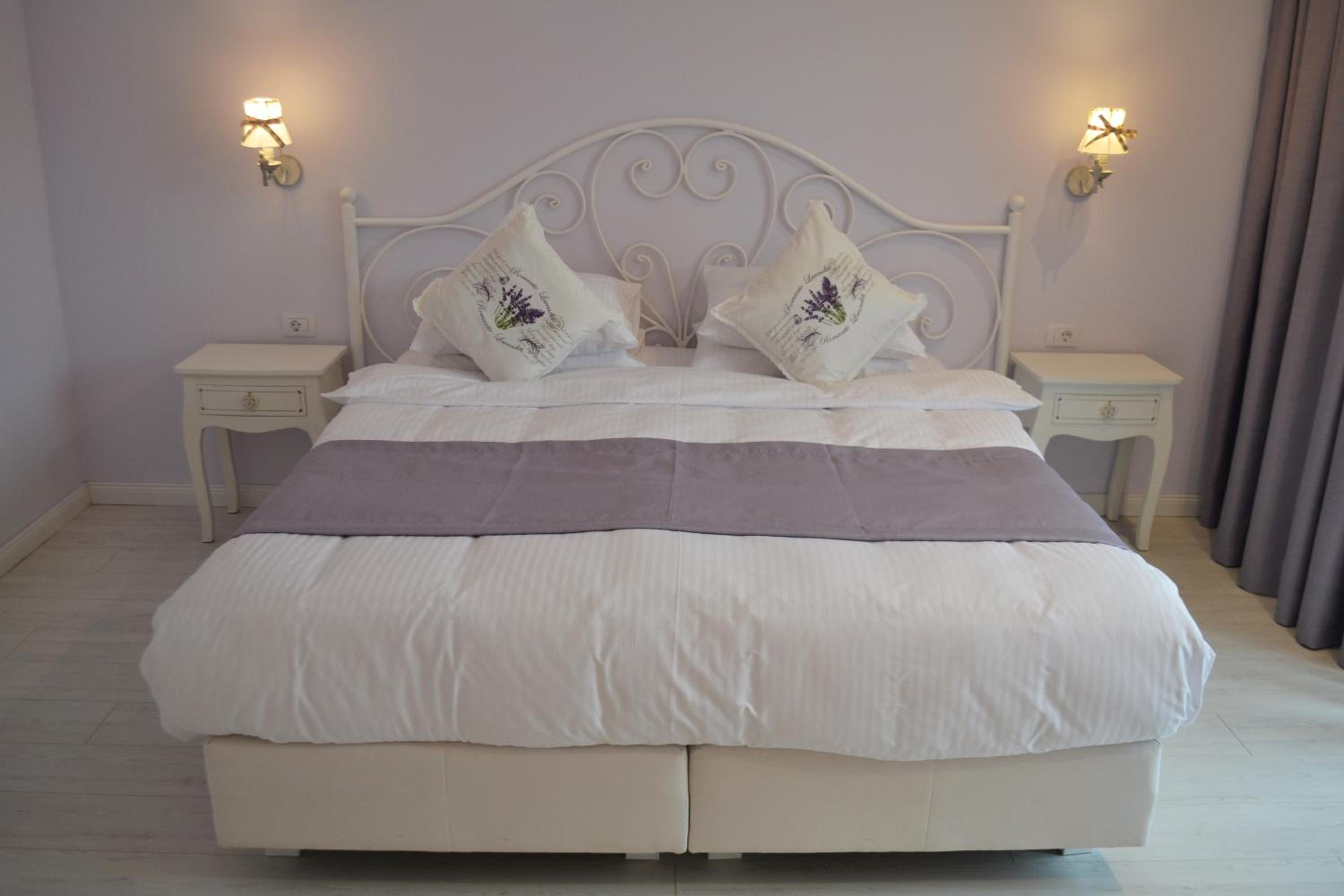Deluxe Double or Twin Room with Garden View - Photo 10