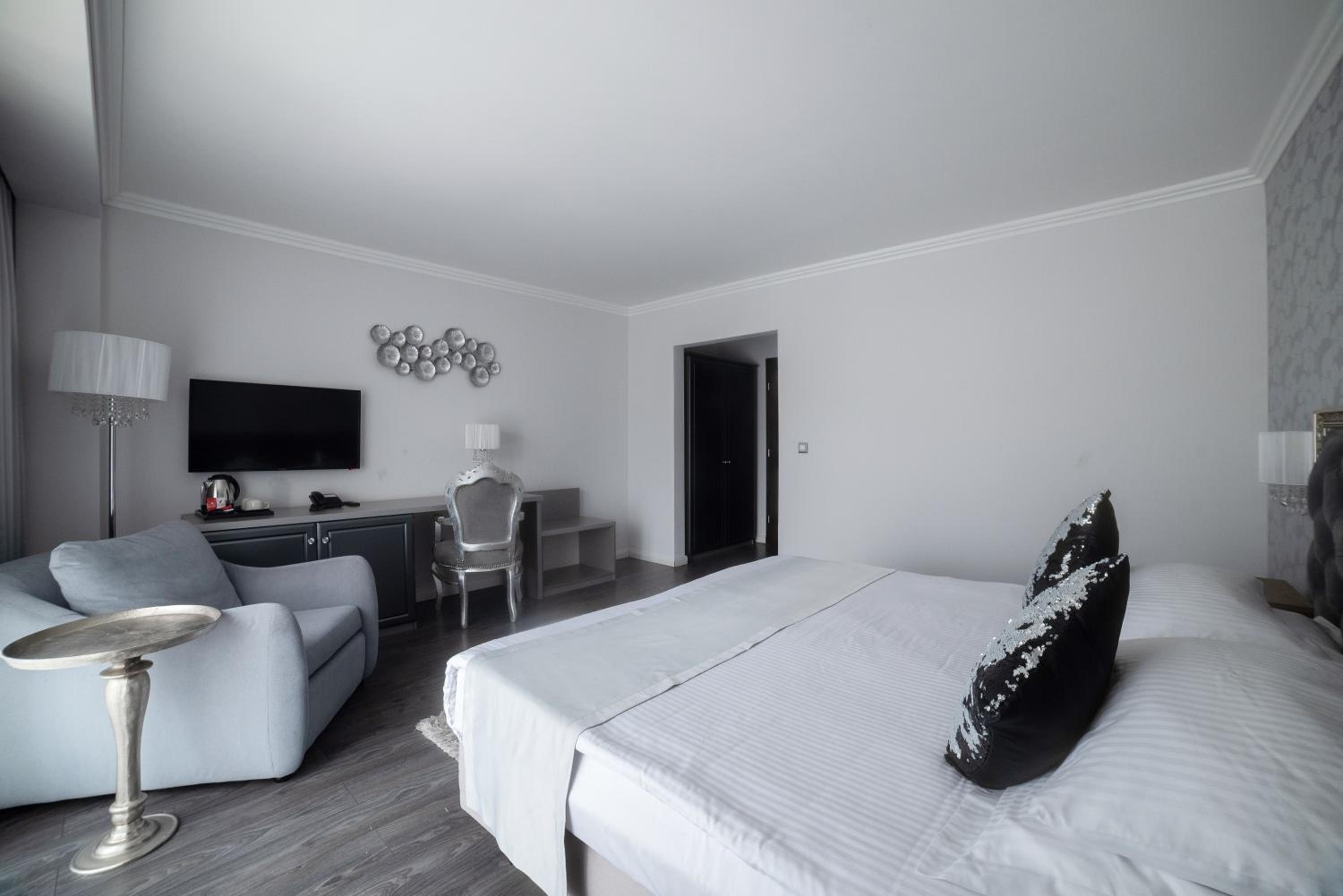 Deluxe Double or Twin Room with Garden View - Photo 19