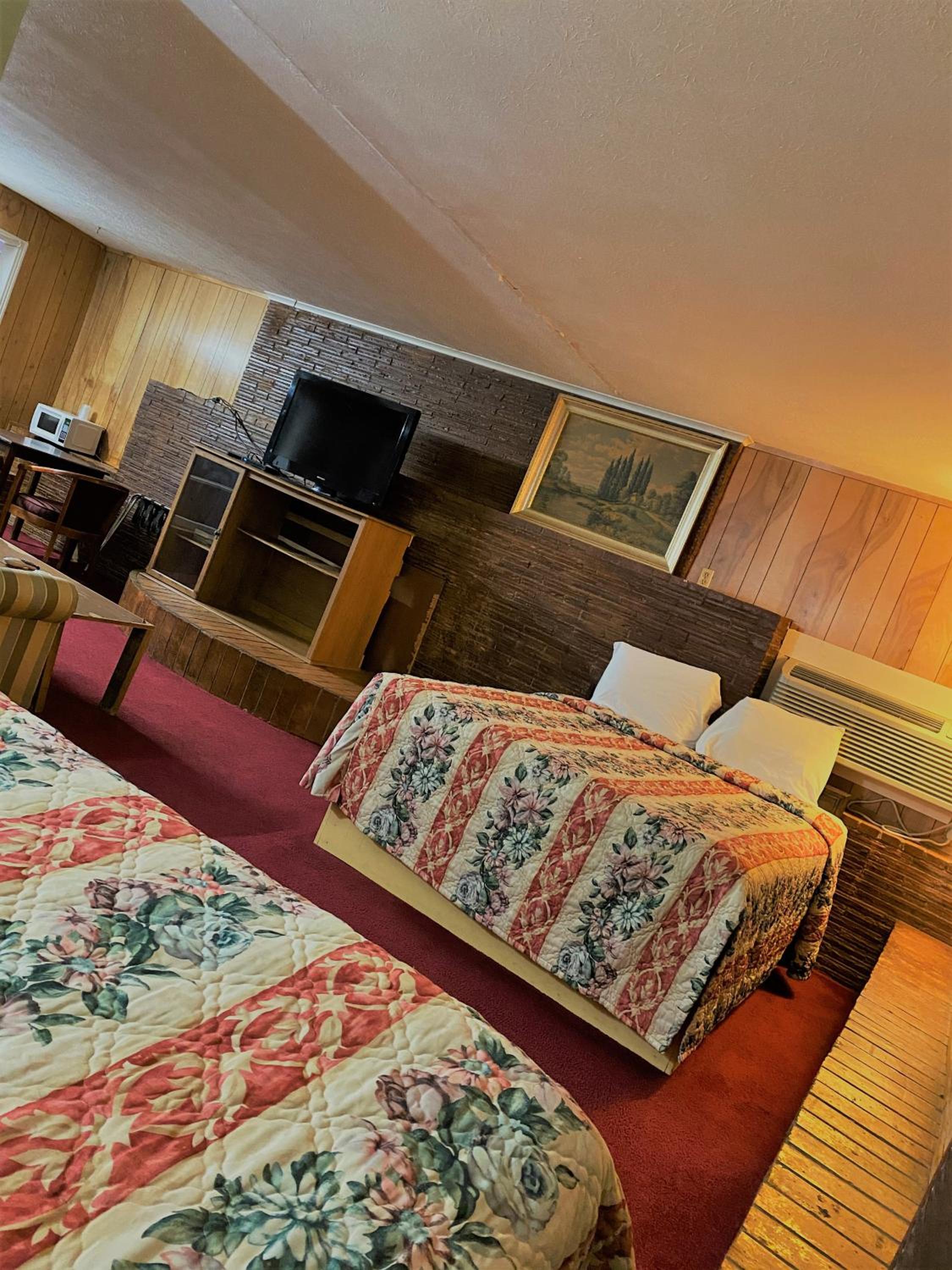 Double Room with Two Double Beds - Photo 1