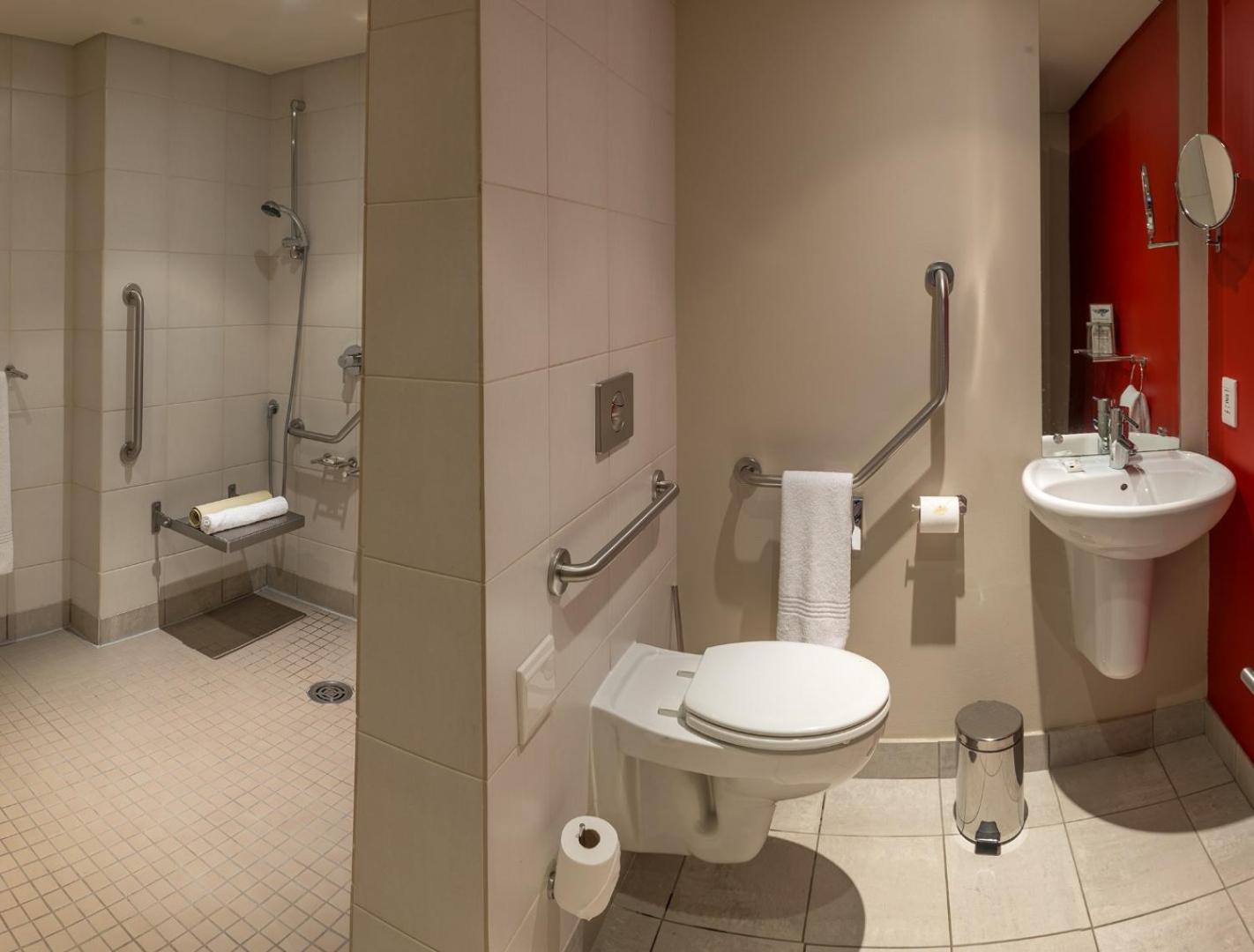 Double or Twin Room - Disability Access - Photo 4