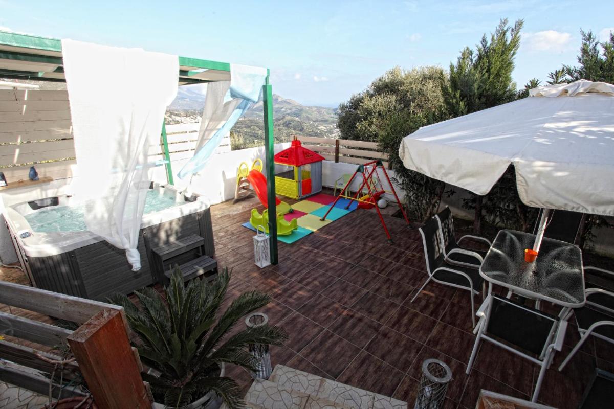 Three-Bedroom Villa photo 3