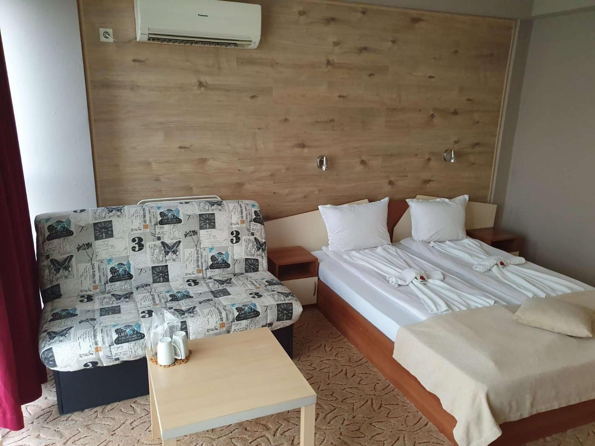 Double or Twin Room - Photo 15