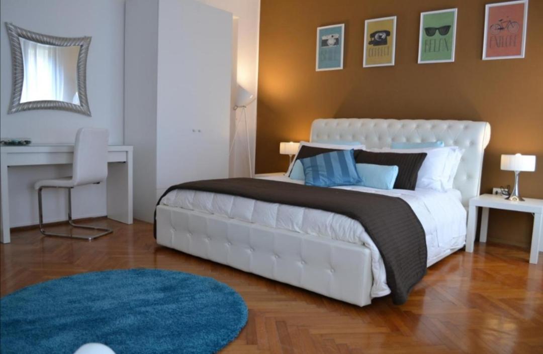 Deluxe Apartment photo 2