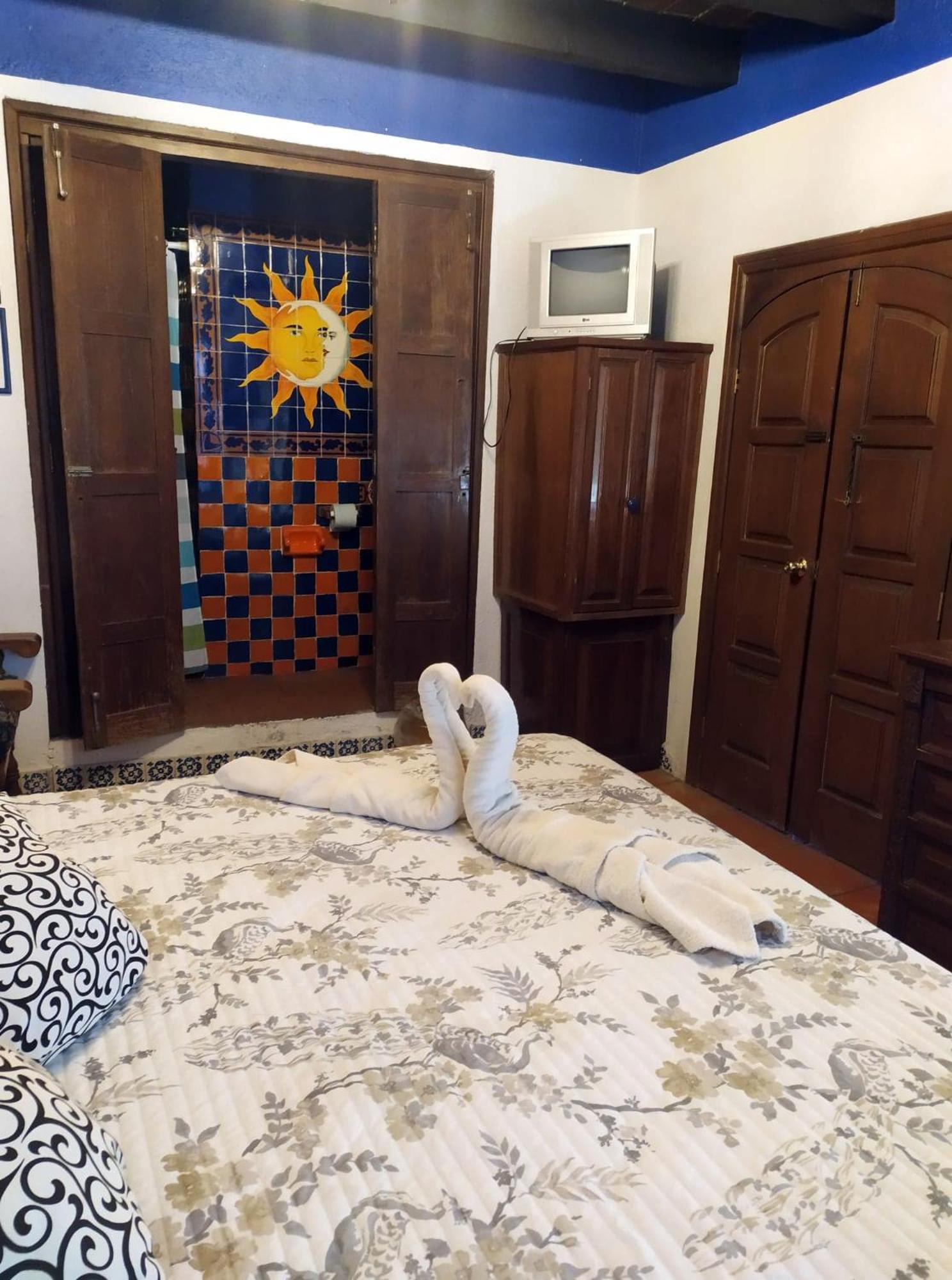 Deluxe Double Room - Photo 9