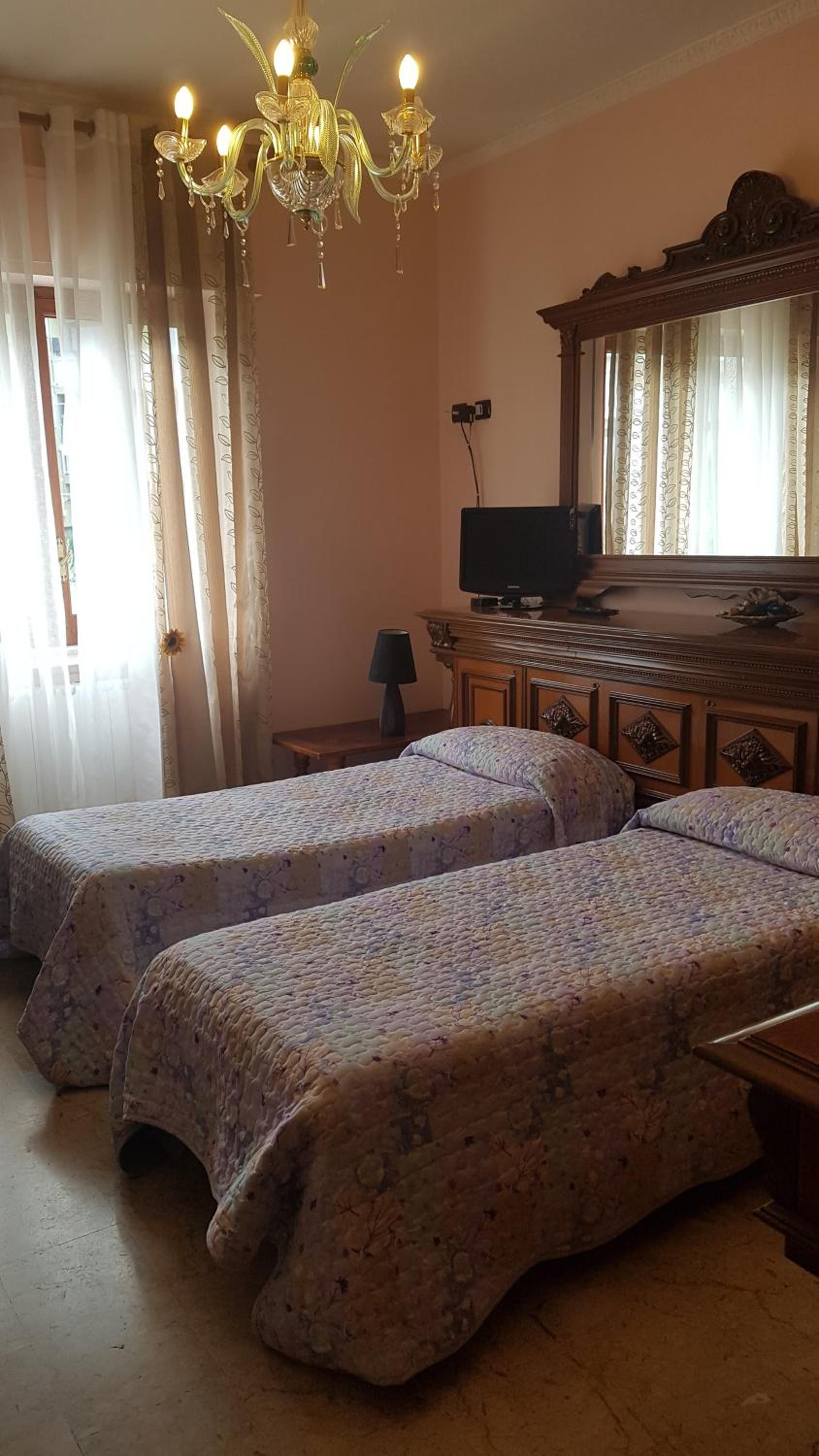 Two-Bedroom Apartment with Balcony - Photo 14
