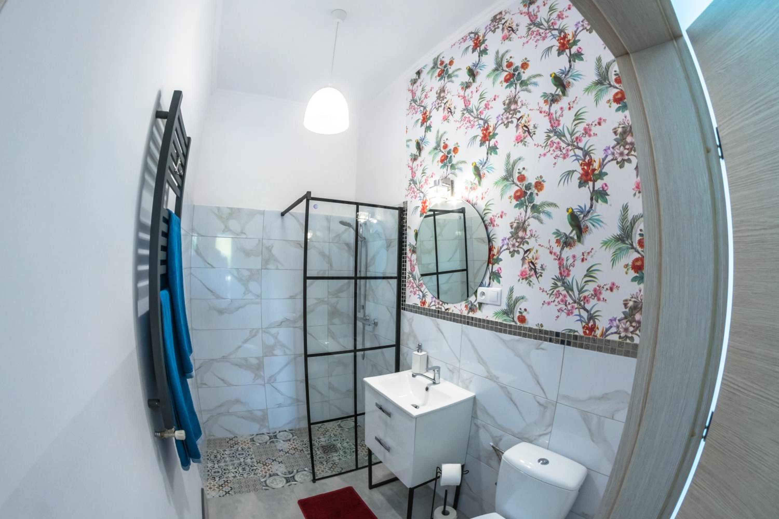 Deluxe Twin Room - Photo 13