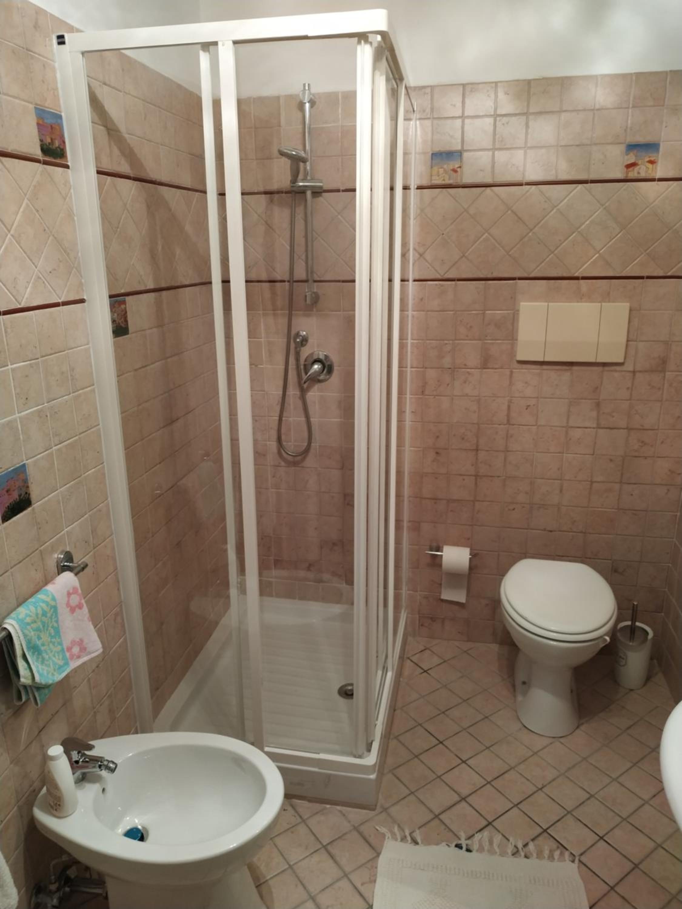 One-Bedroom Apartment - Photo 6