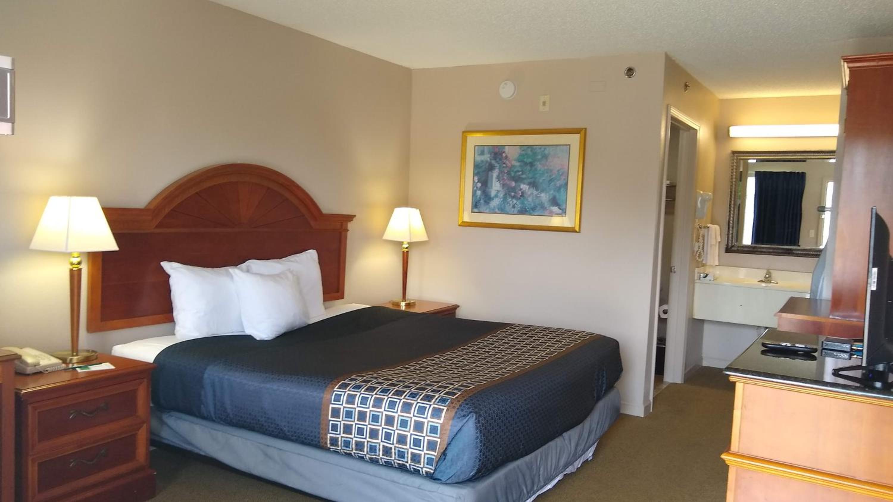 King Room - Non-Smoking photo 1