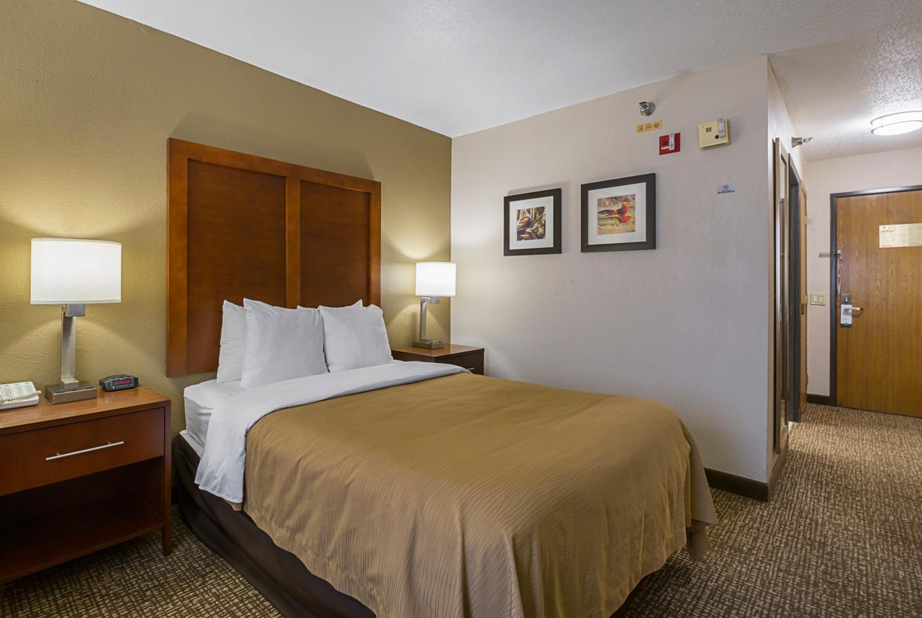 Double Room - Accessible/Non-Smoking - Photo 4