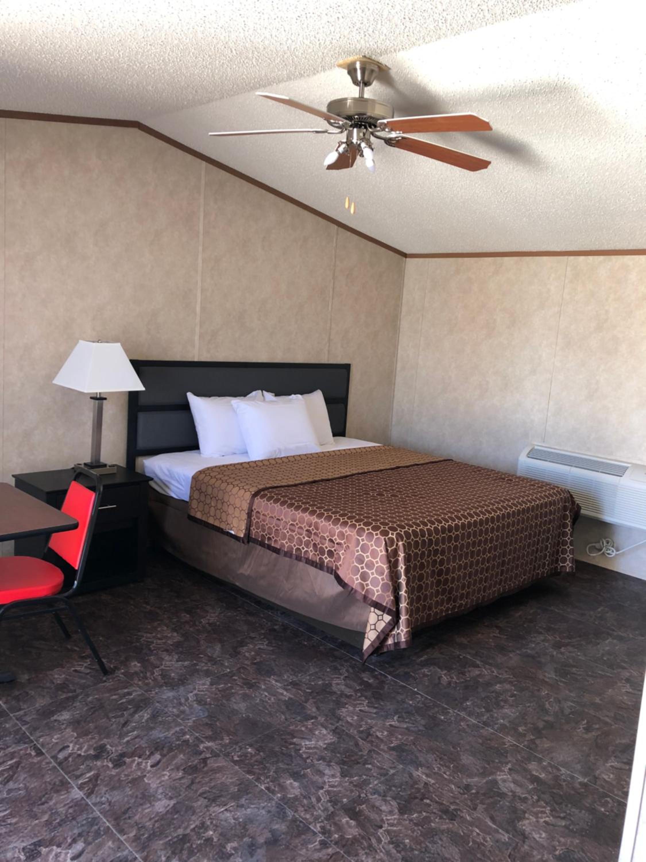 Deluxe King Suite