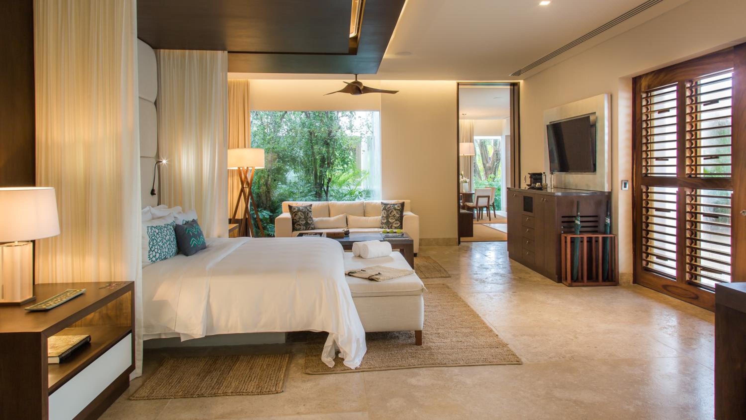 Deluxe Family Room - Photo 5