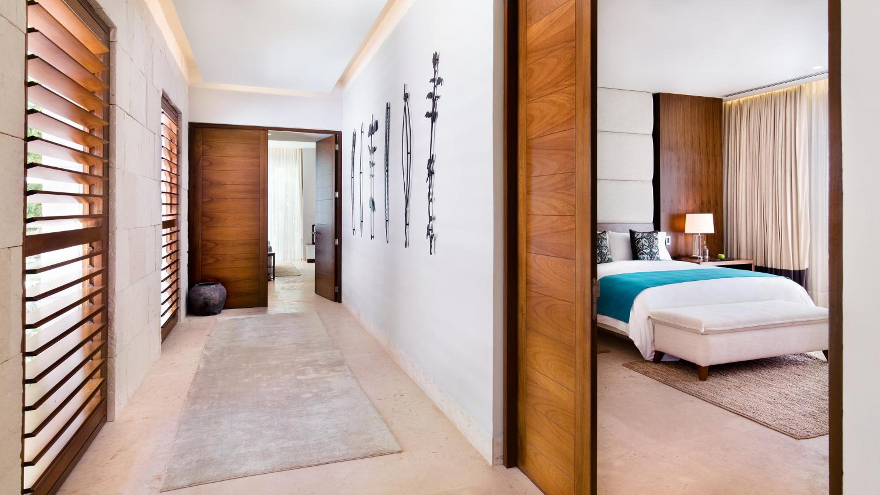 Three-Bedroom Suite - Photo 5