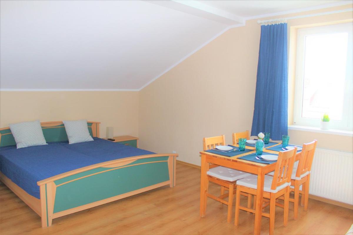 Quadruple Room with Private Bathroom