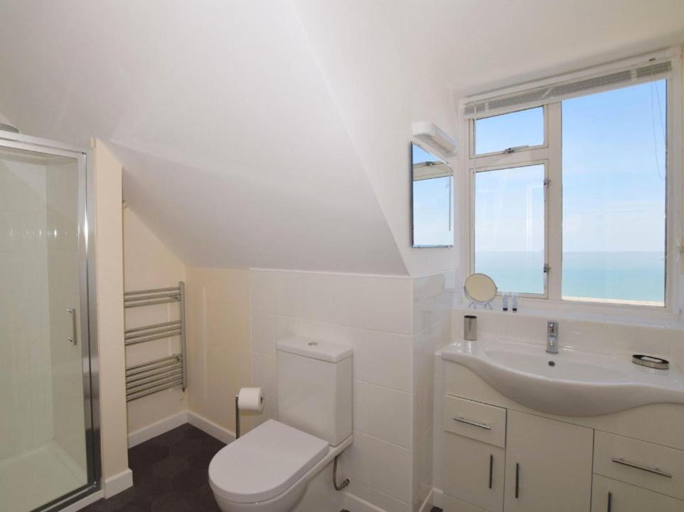 Two-Bedroom Superior Apartment - Photo 9