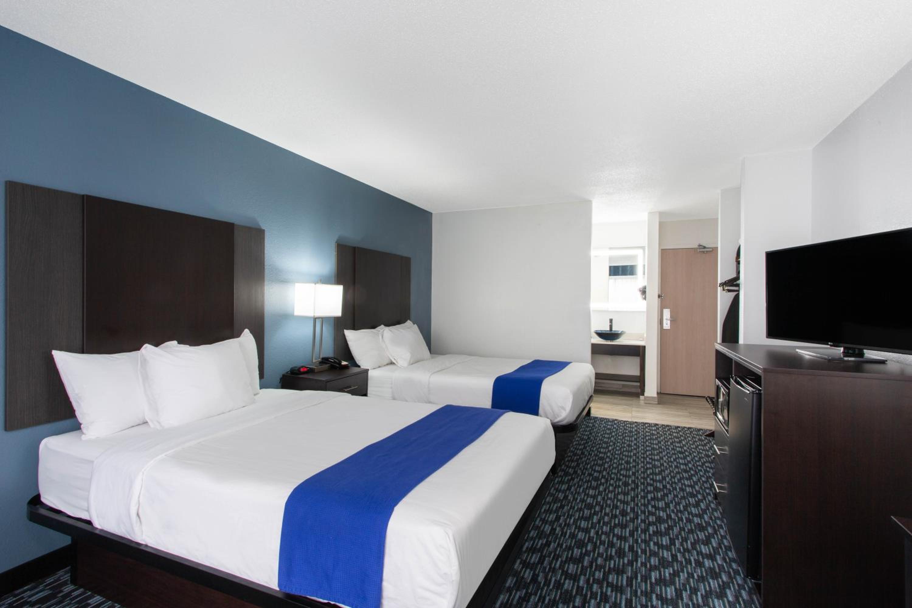 Suite with Two Double Beds - Non-Smoking