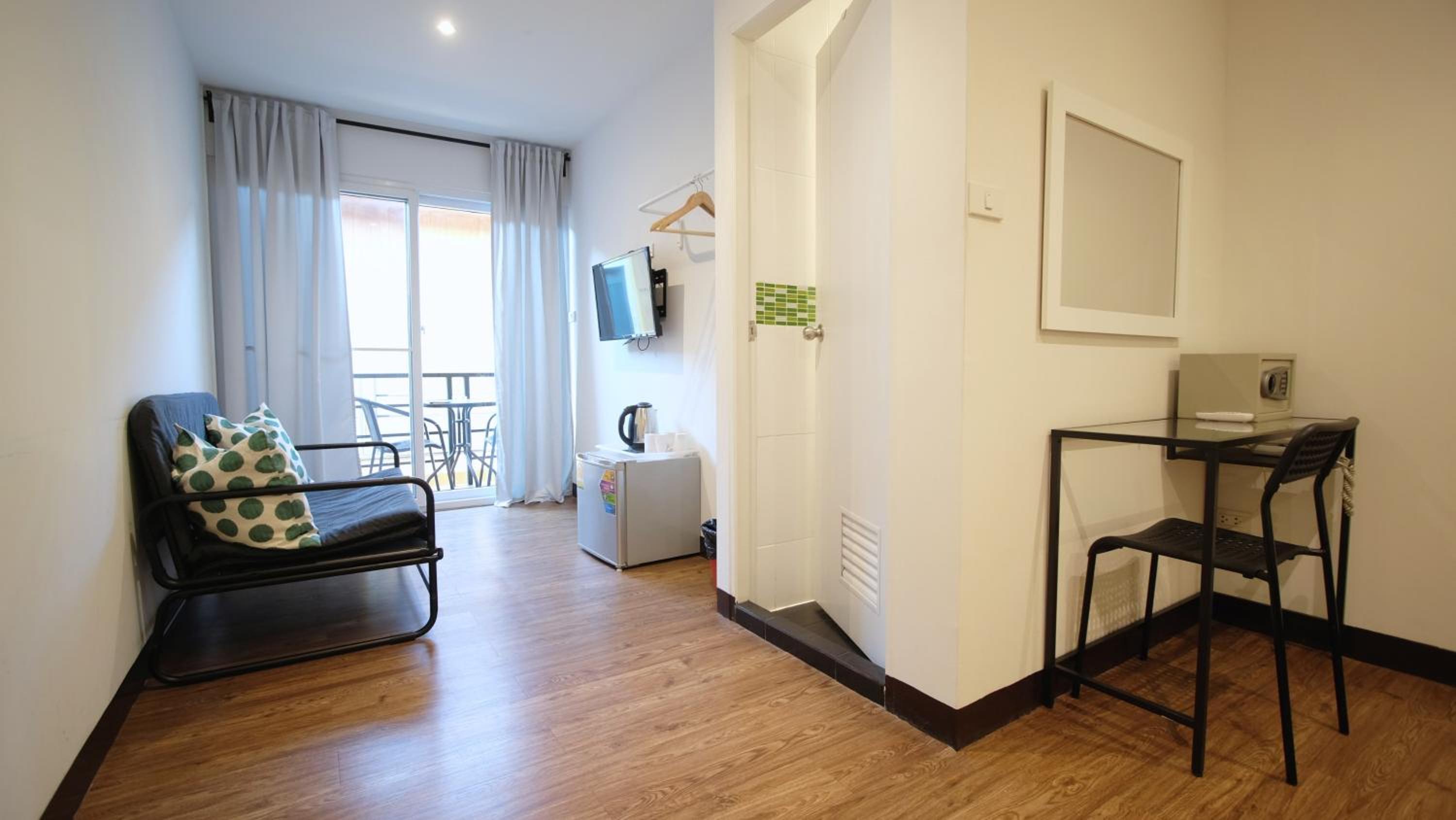 Single Room with Balcony photo 2