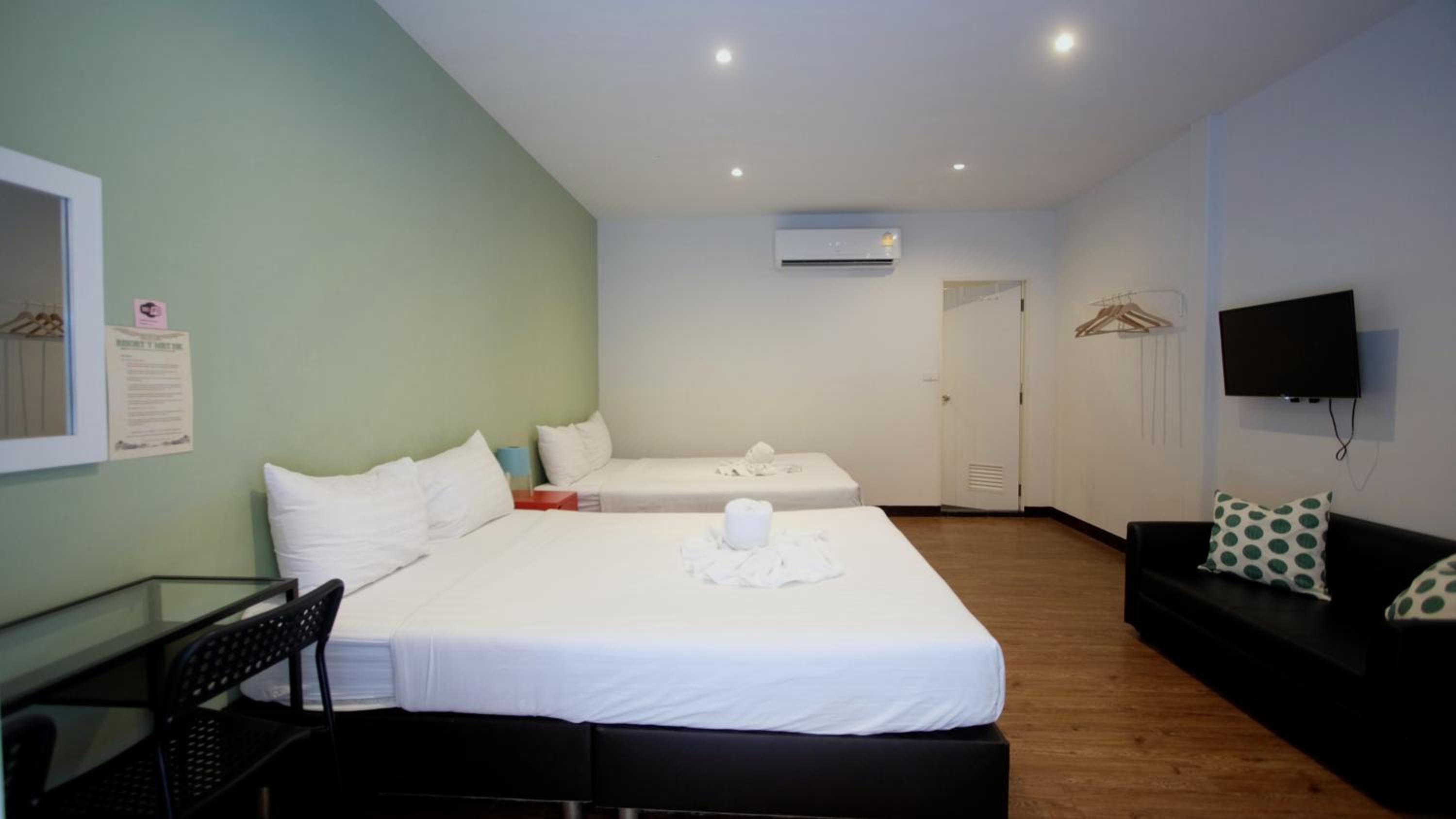 Deluxe Quadruple Room photo 2