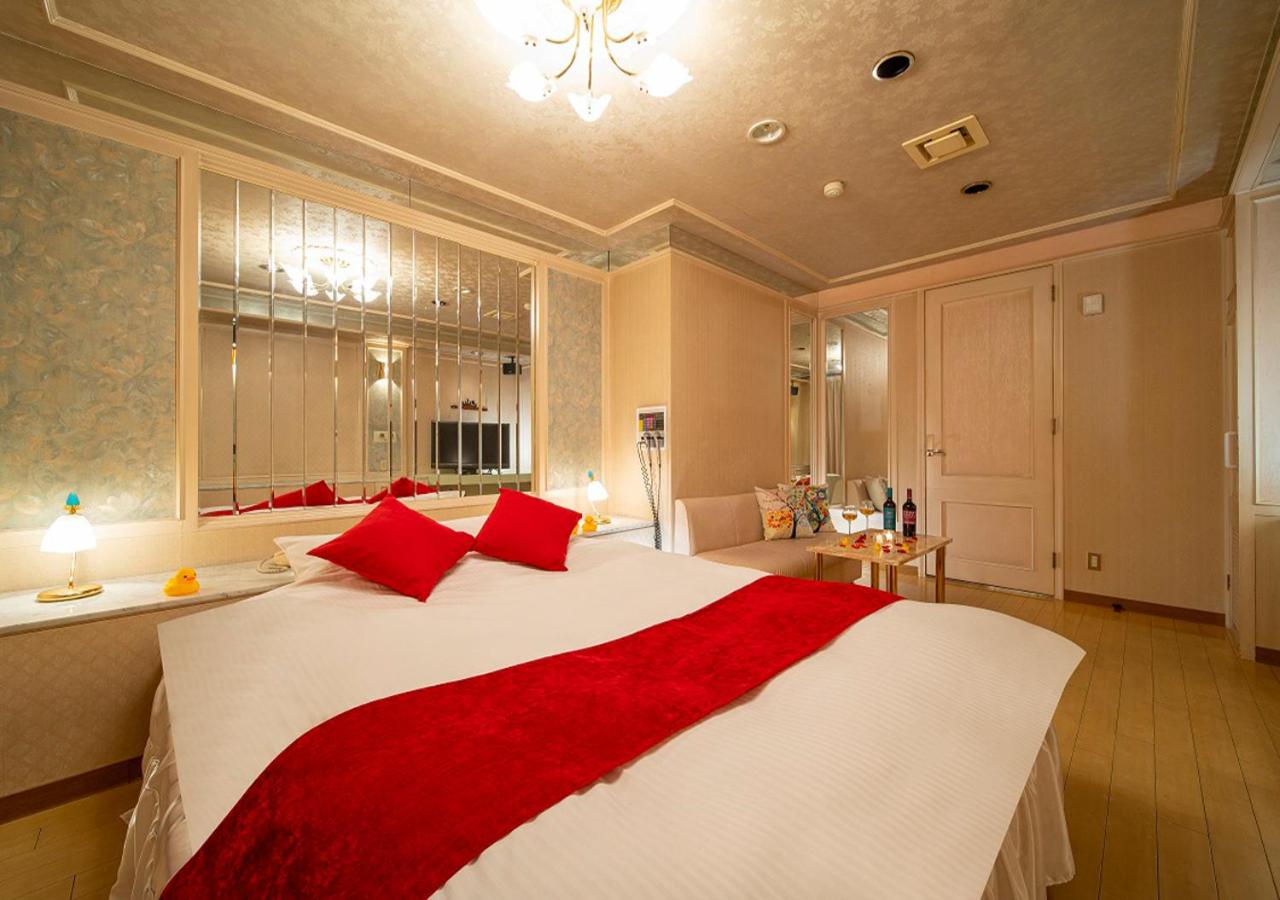 Double Room - Photo 9