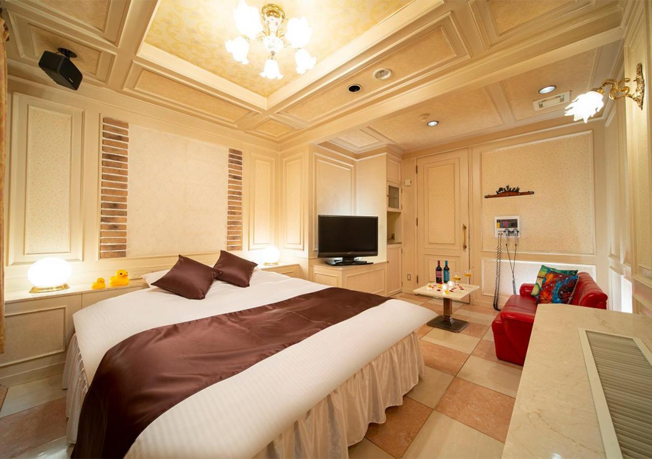 Double Room - Photo 6