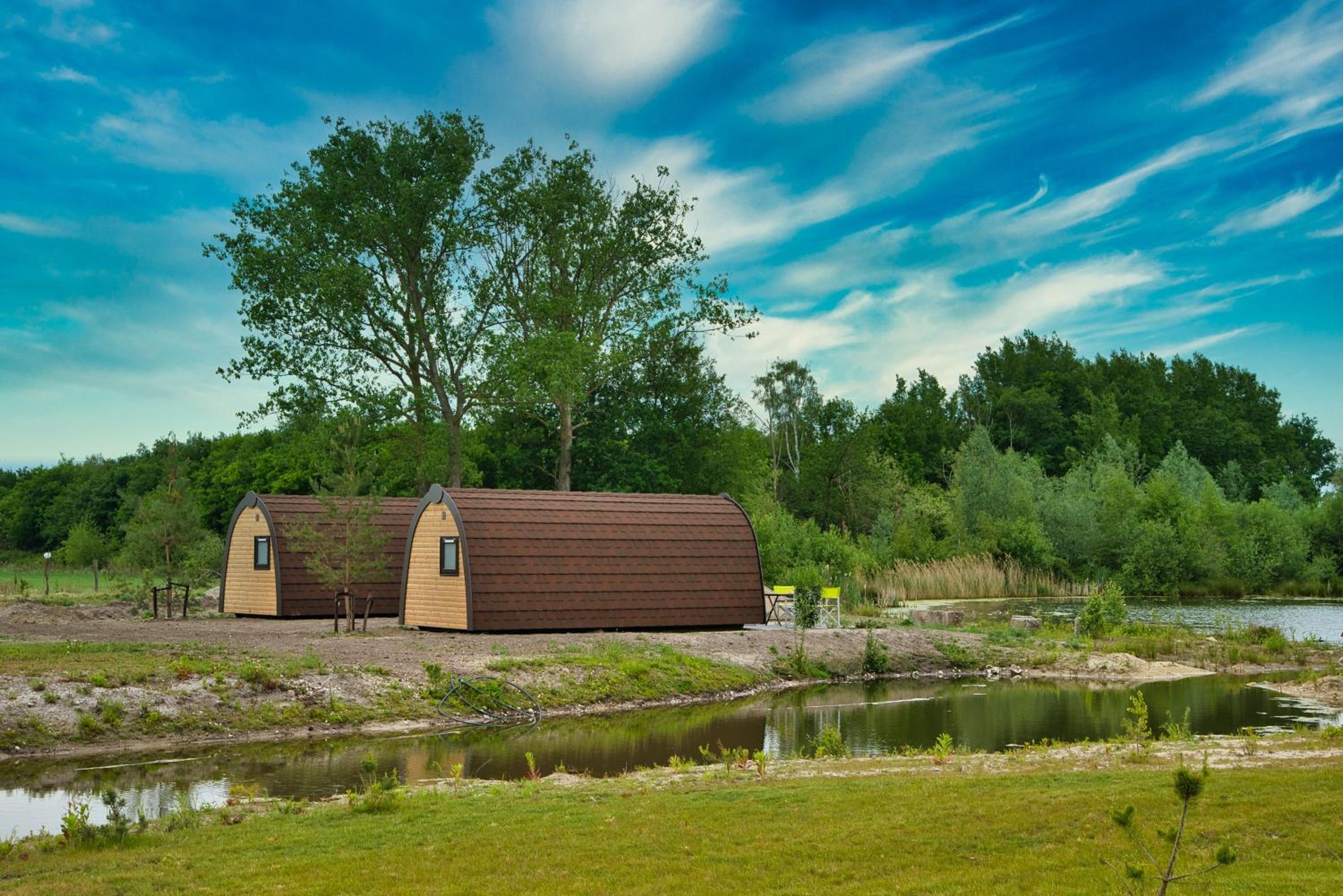Quadruple Room with Lake View - Photo 9