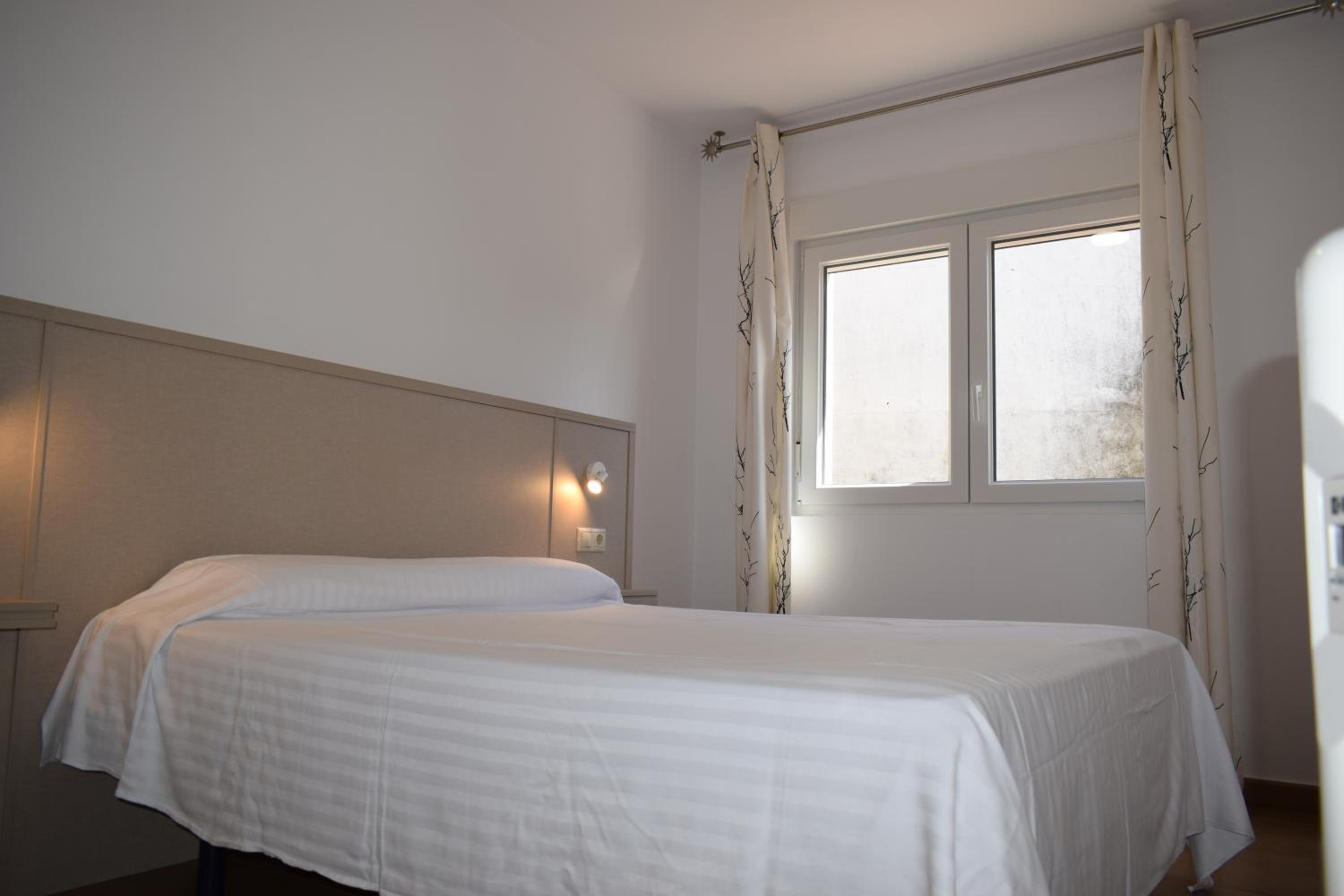 Two-Bedroom Apartment with Balcony photo 2