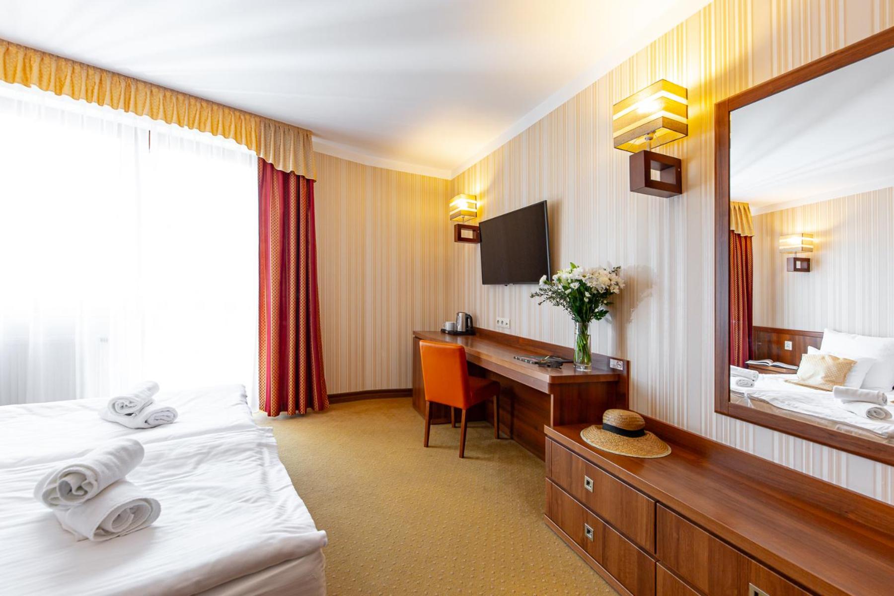 Double or Twin Room - Photo 2