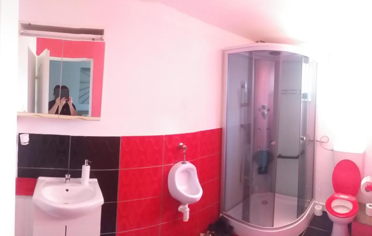 Double Room - Photo 10