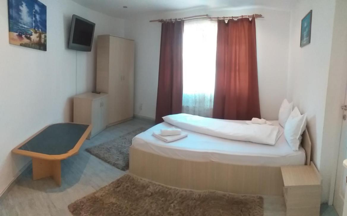 Double Room - Photo 13