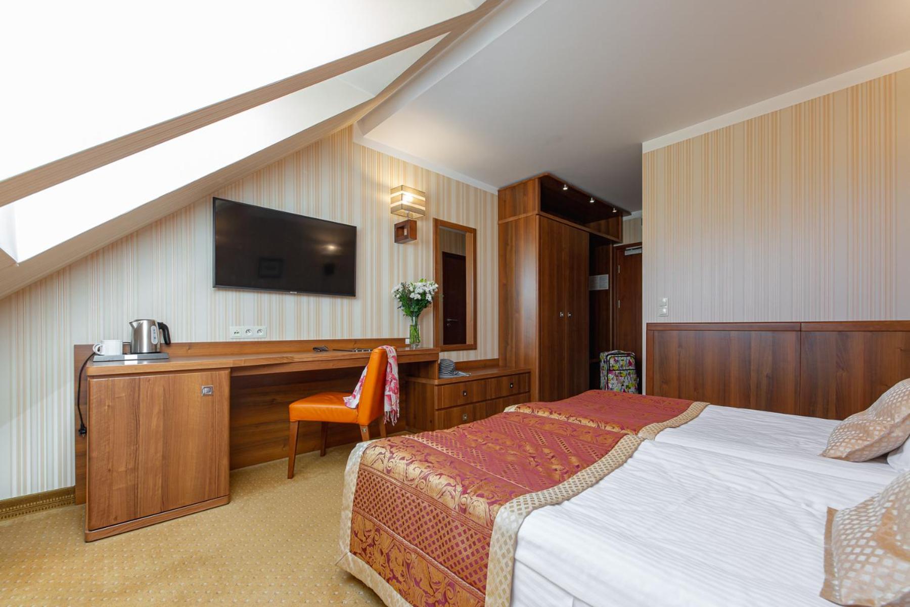 Budget Twin Room - Photo 2
