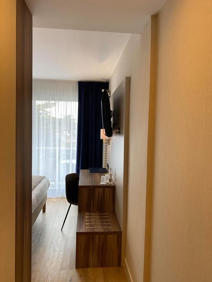 Elegance Double Room with Garden View  - Photo 4