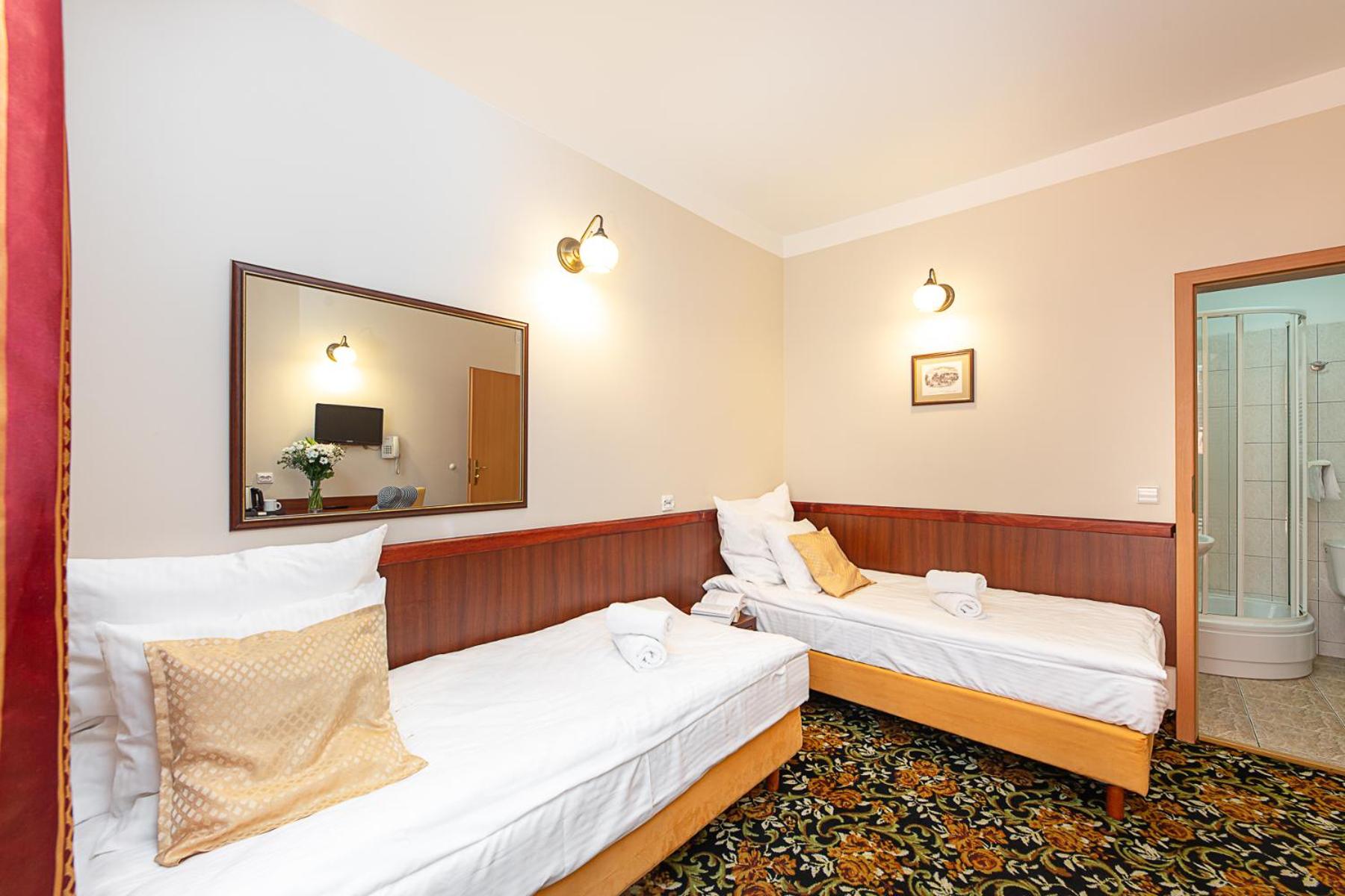 Economy Twin Room photo 1