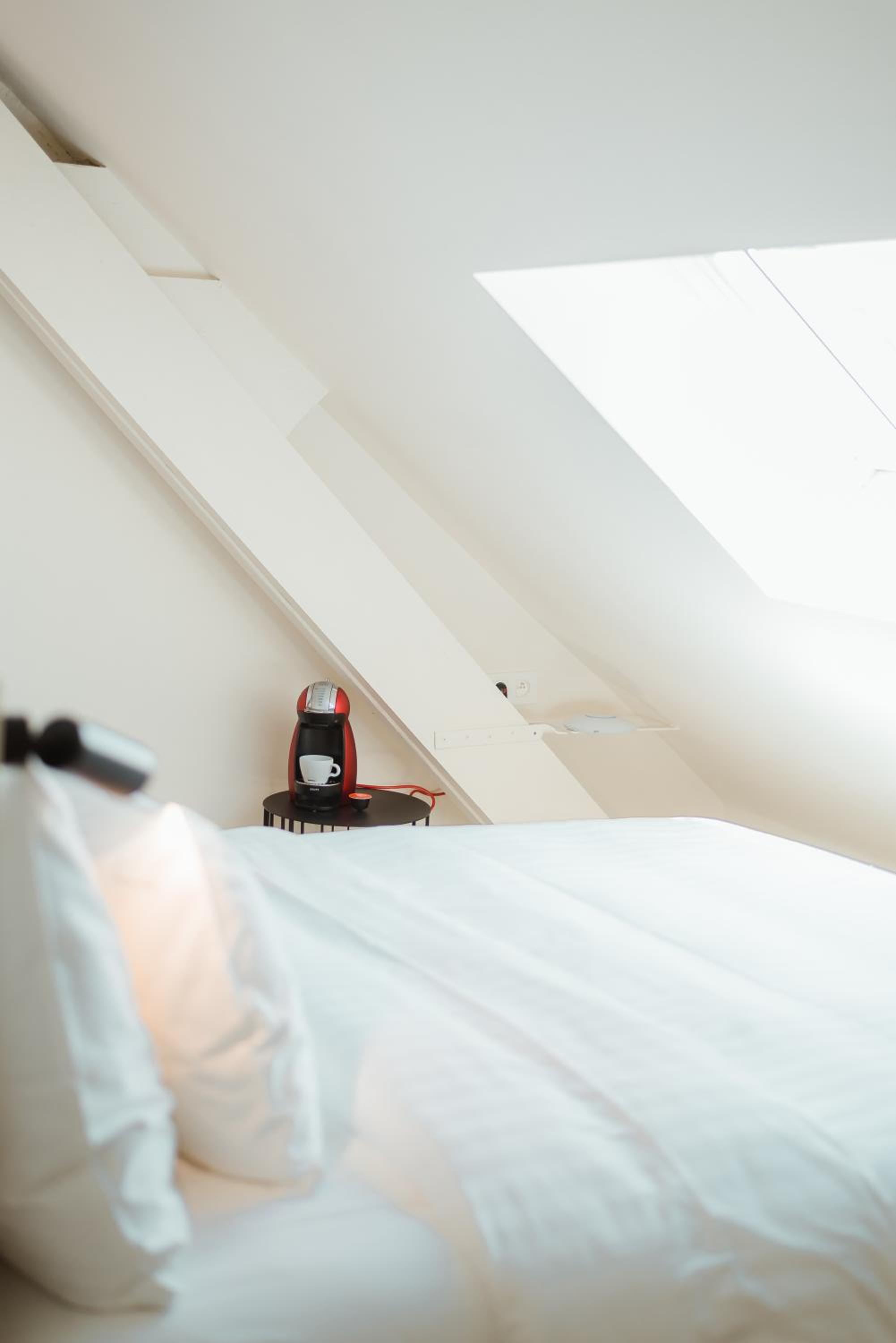 Tiny Room with Balcony photo 2