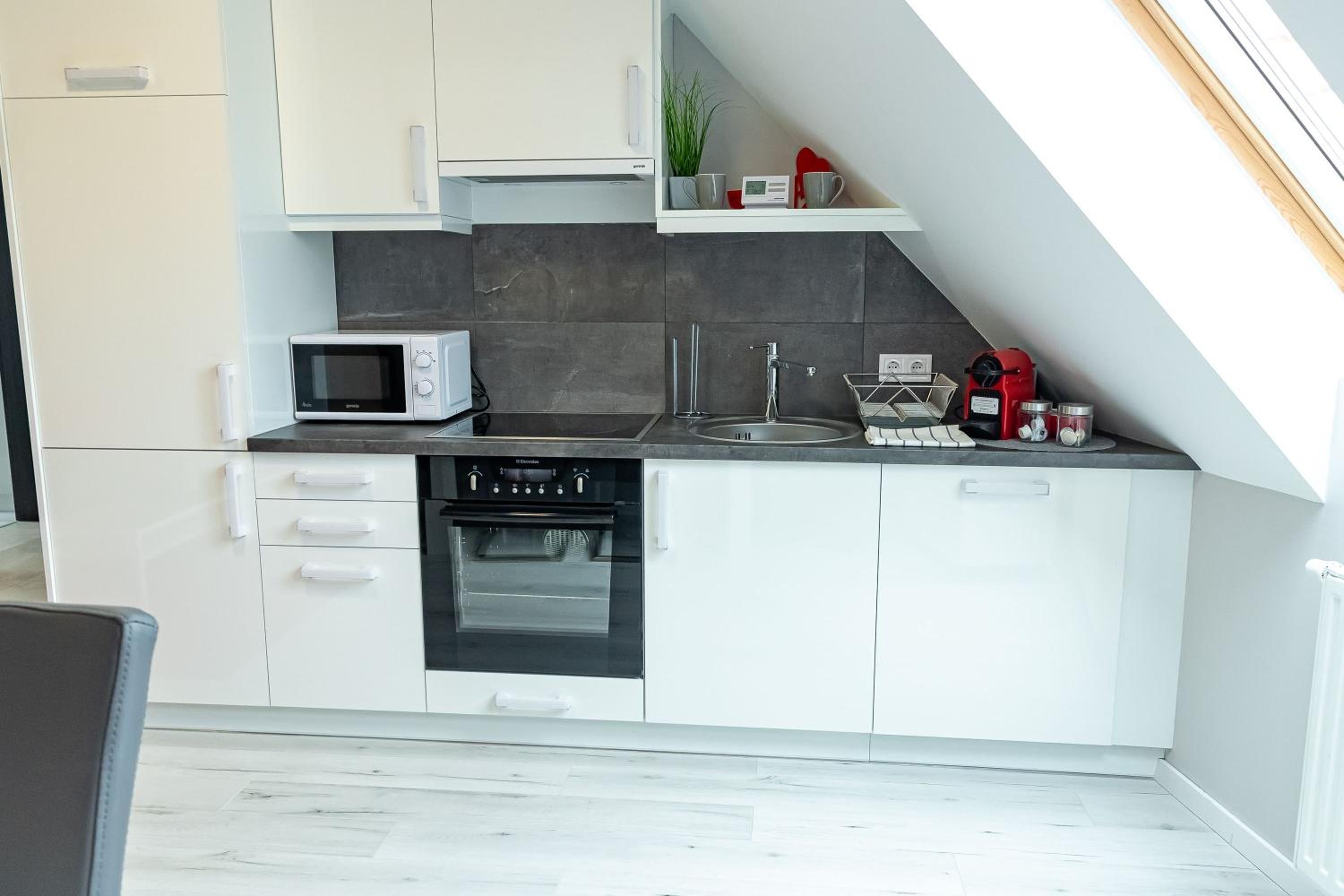 Apartment - Upper Floor - Photo 8