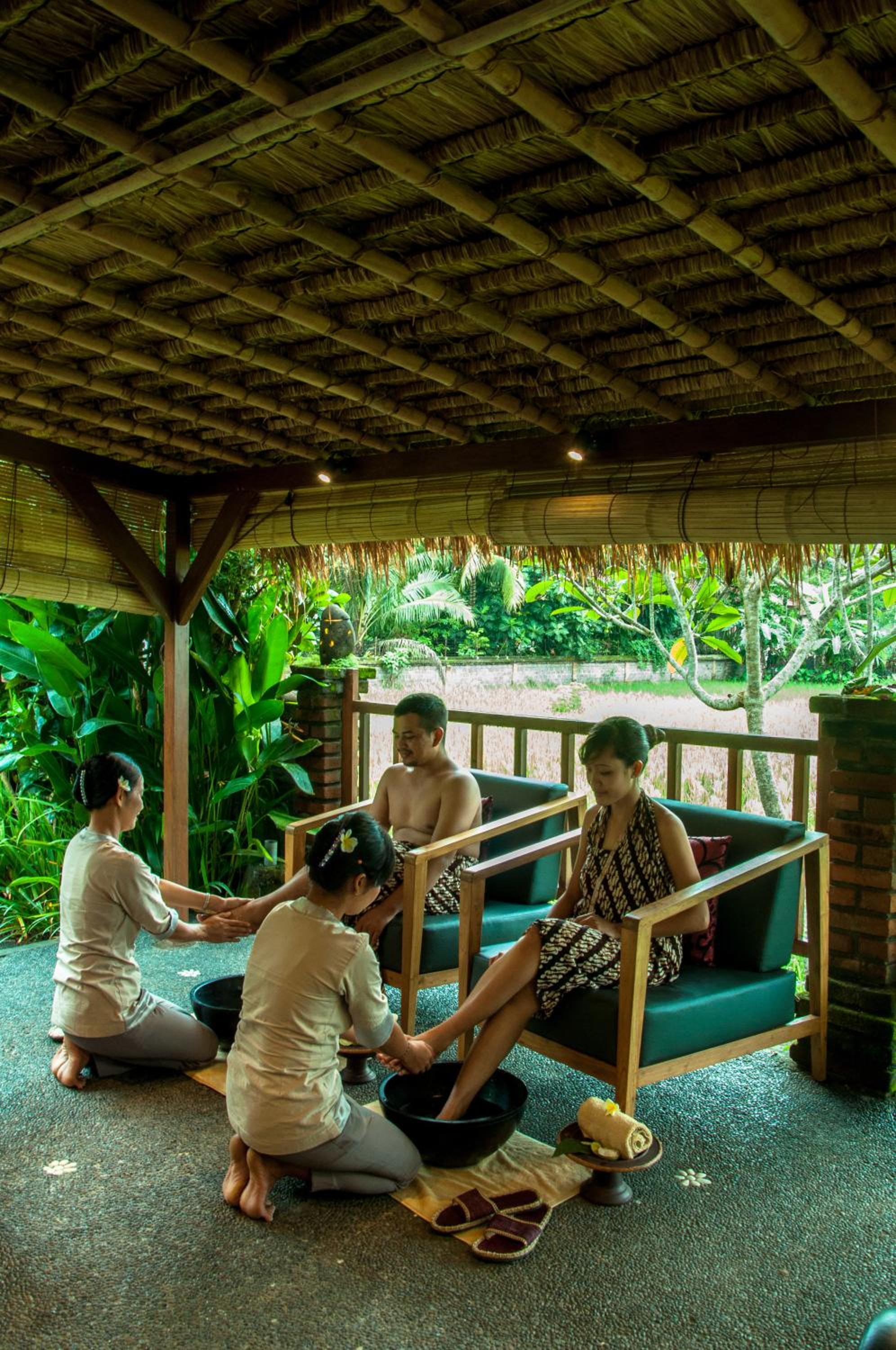 Honeymoon Package at Suite Room - Photo 5