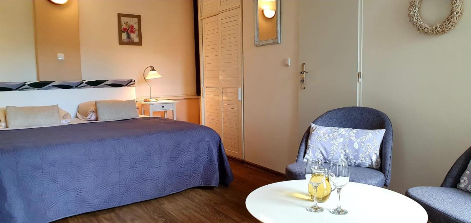 Budget Double Room photo 2